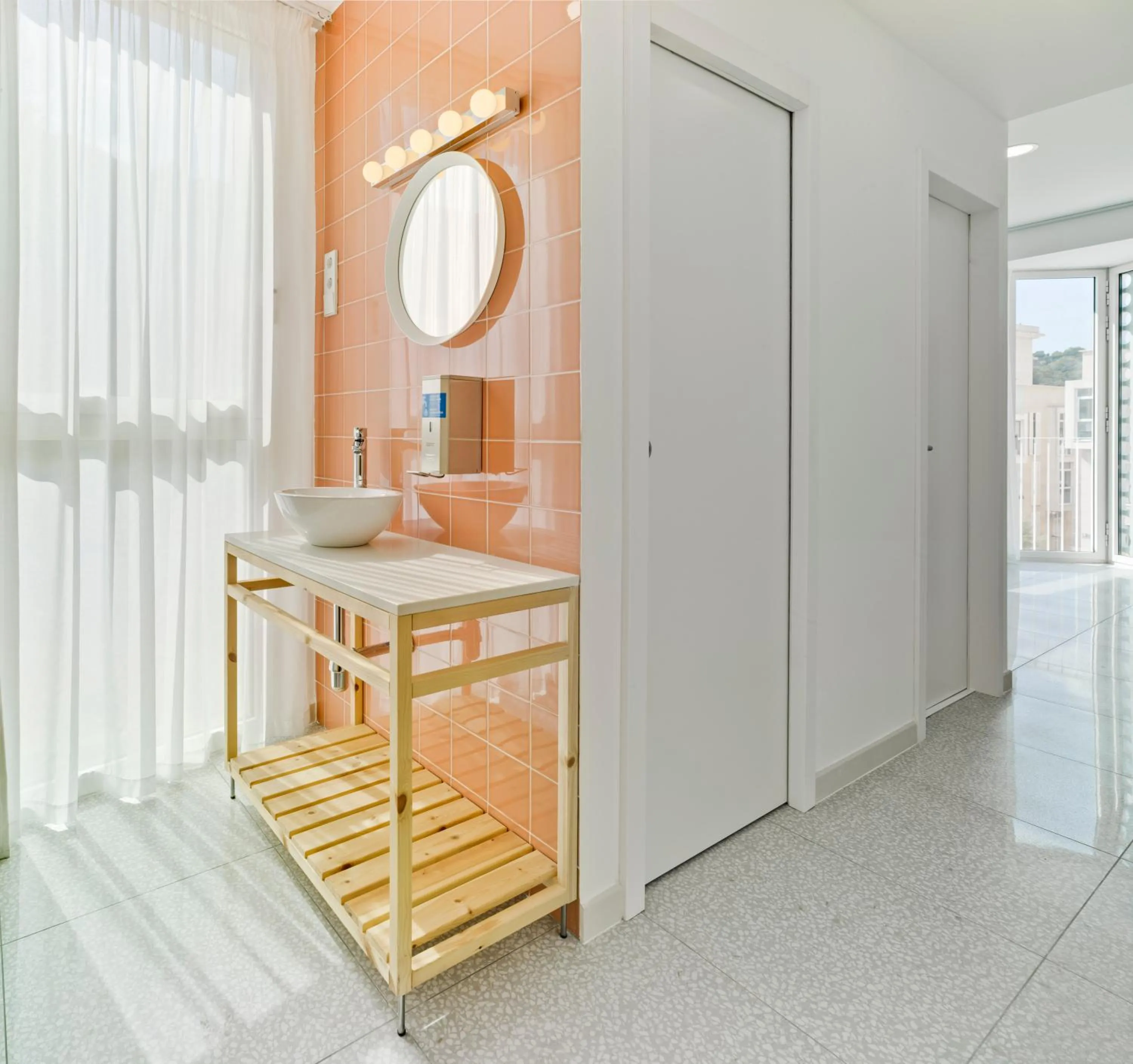 Toilet in Loop INN Hostel Cartagena