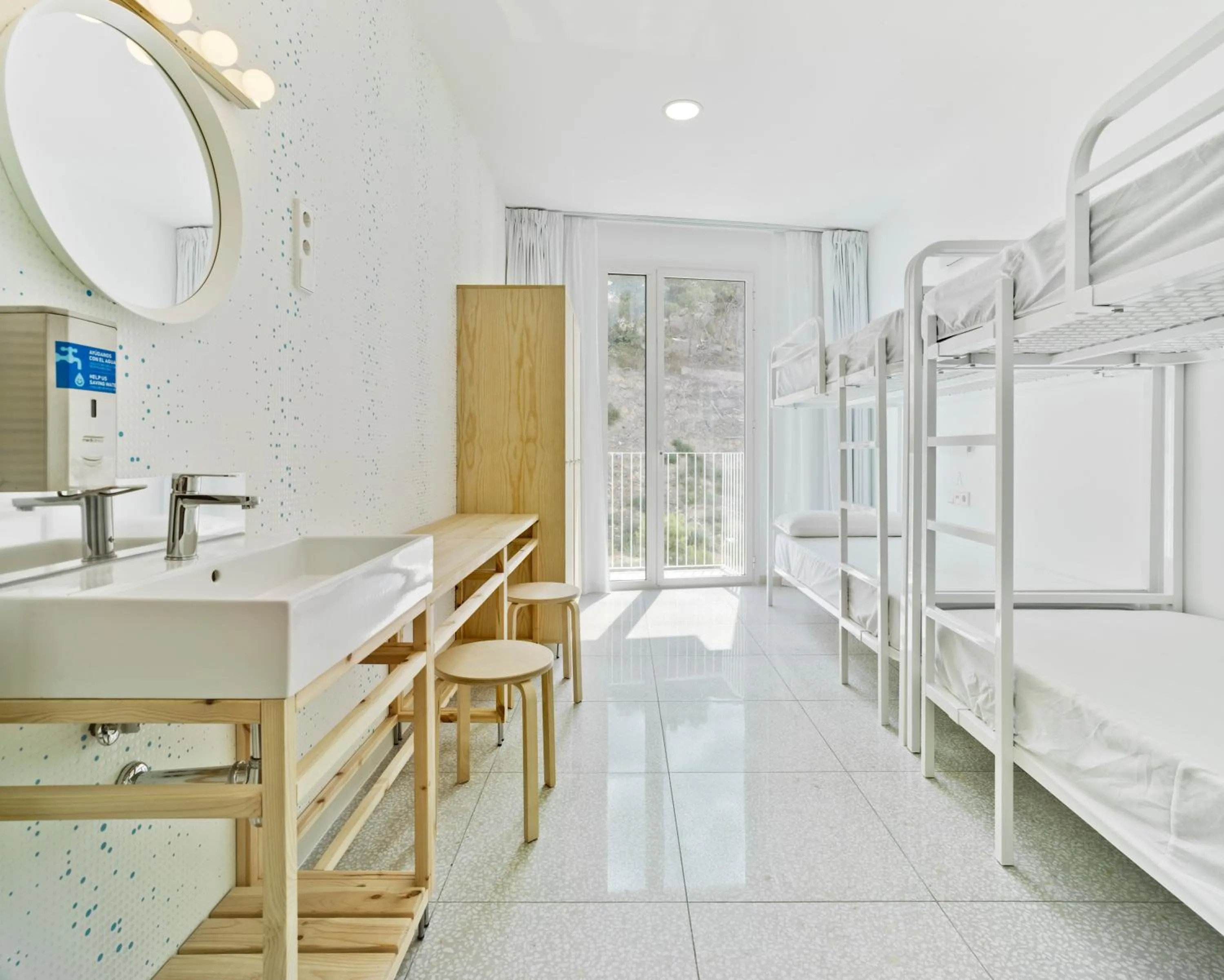 Photo of the whole room, Bed in Loop INN Hostel Cartagena