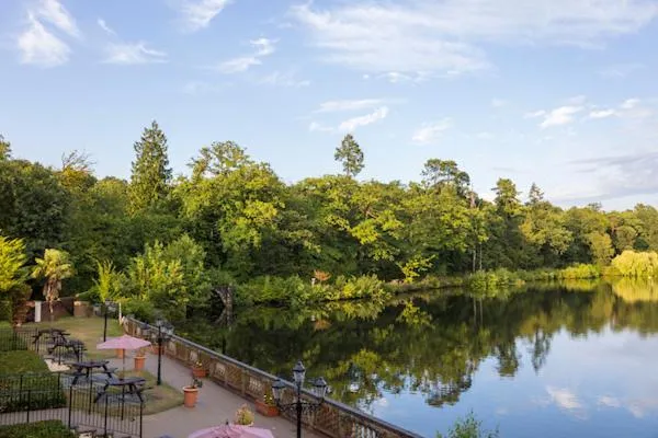 Lakeside International Hotel