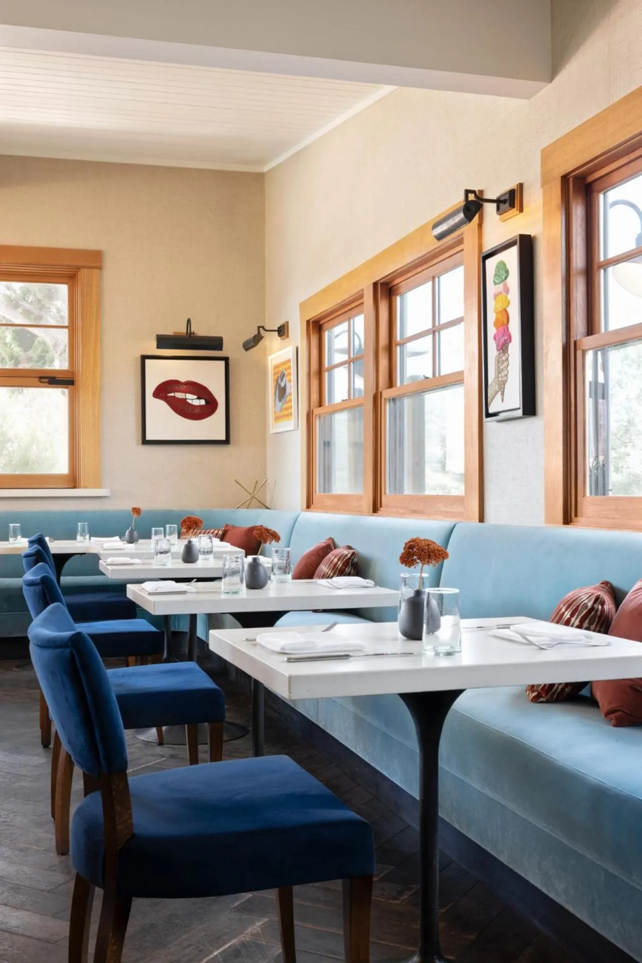 Restaurant/places to eat in Skyview Los Alamos - 21 & Over Pool