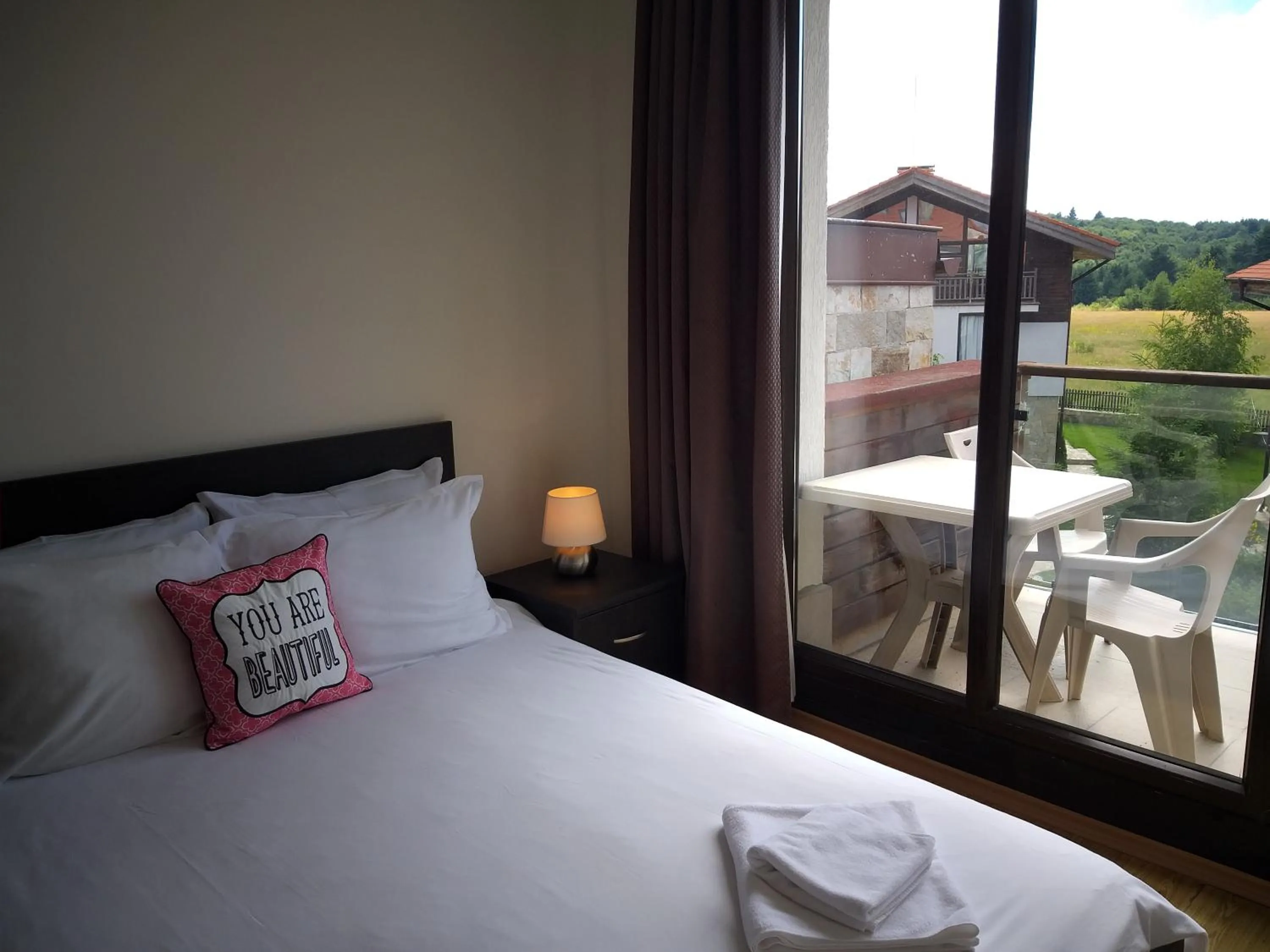 Balcony/Terrace, Bed in Chamkoria Chalets