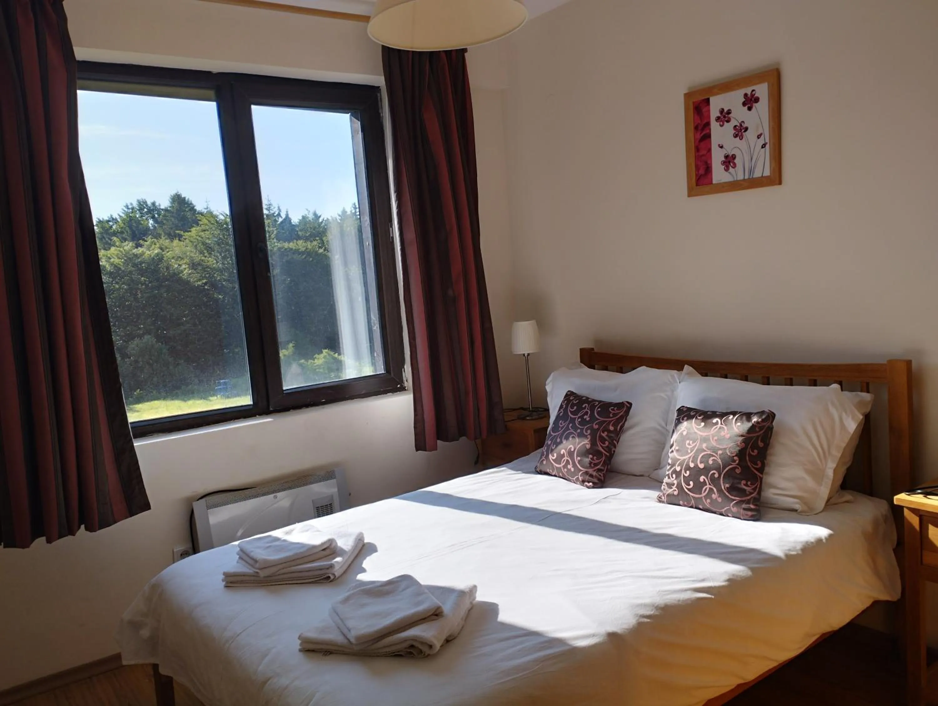 Bed in Chamkoria Chalets