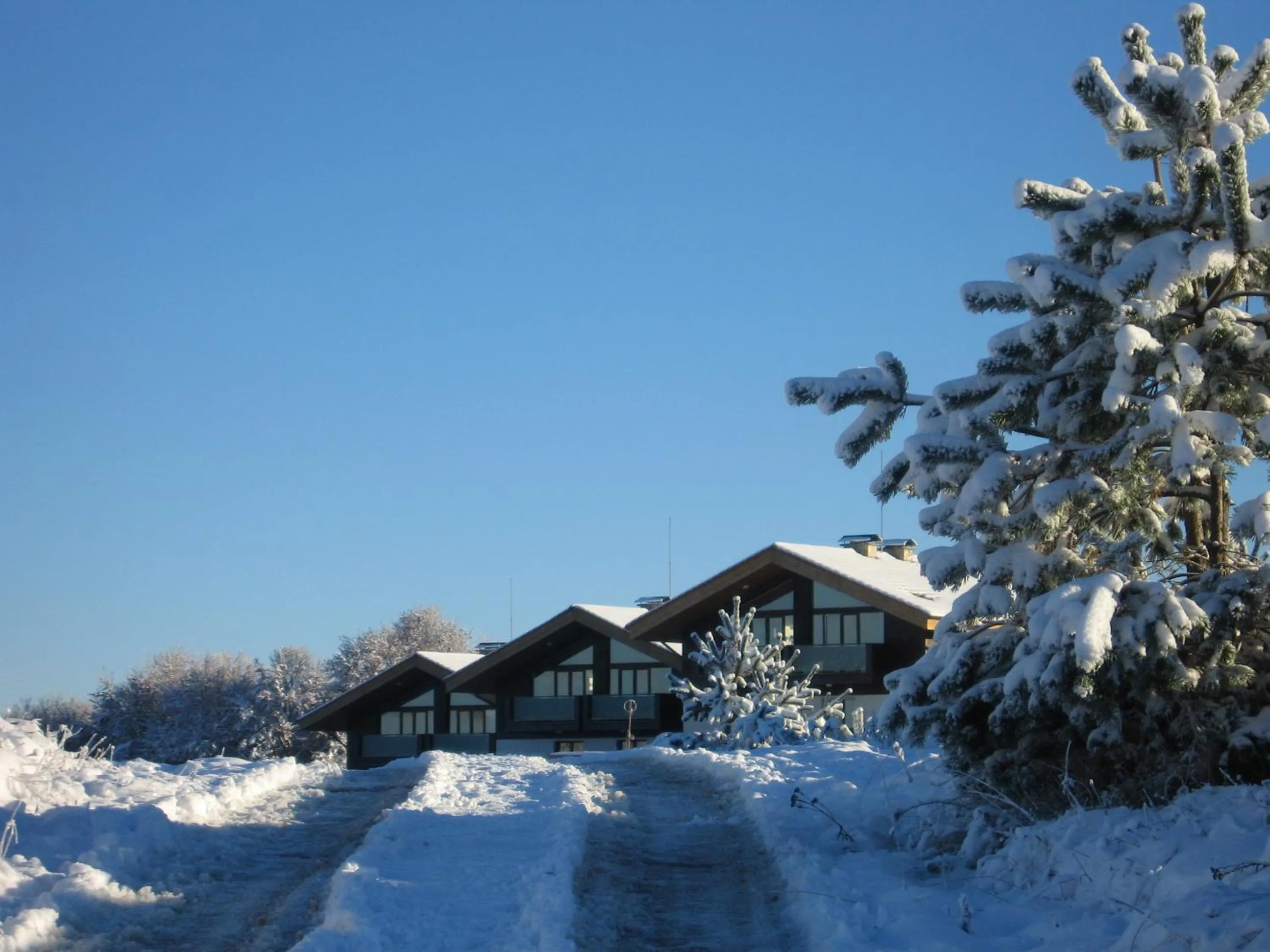 Facade/entrance in Chamkoria Chalets