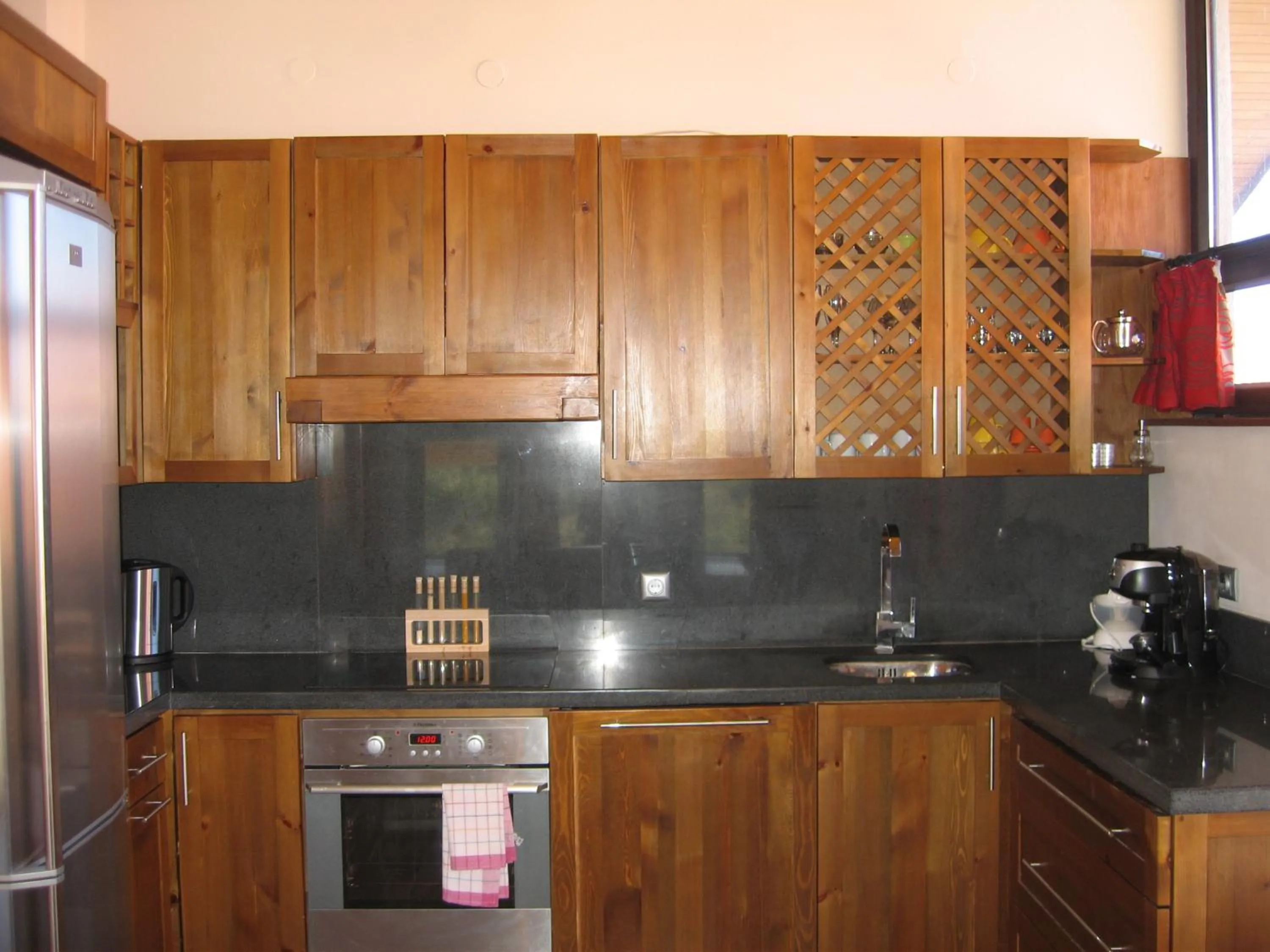 Kitchen or kitchenette in Chamkoria Chalets