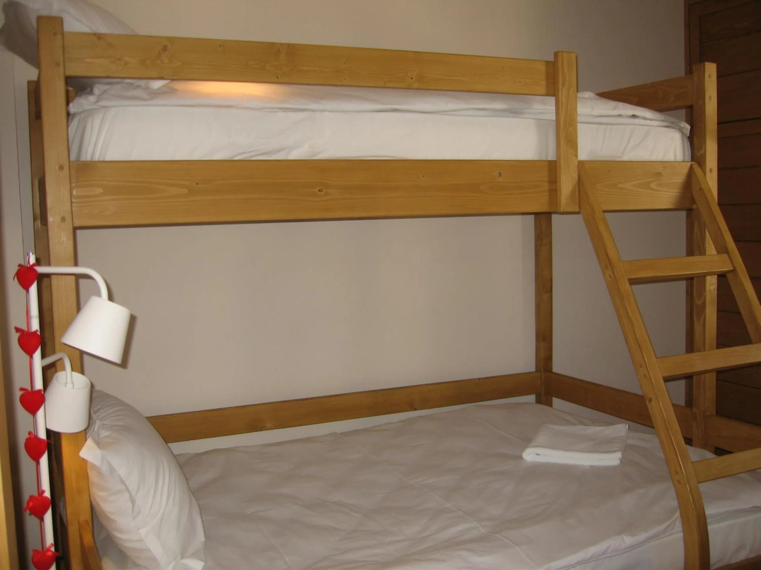 Bed in Chamkoria Chalets