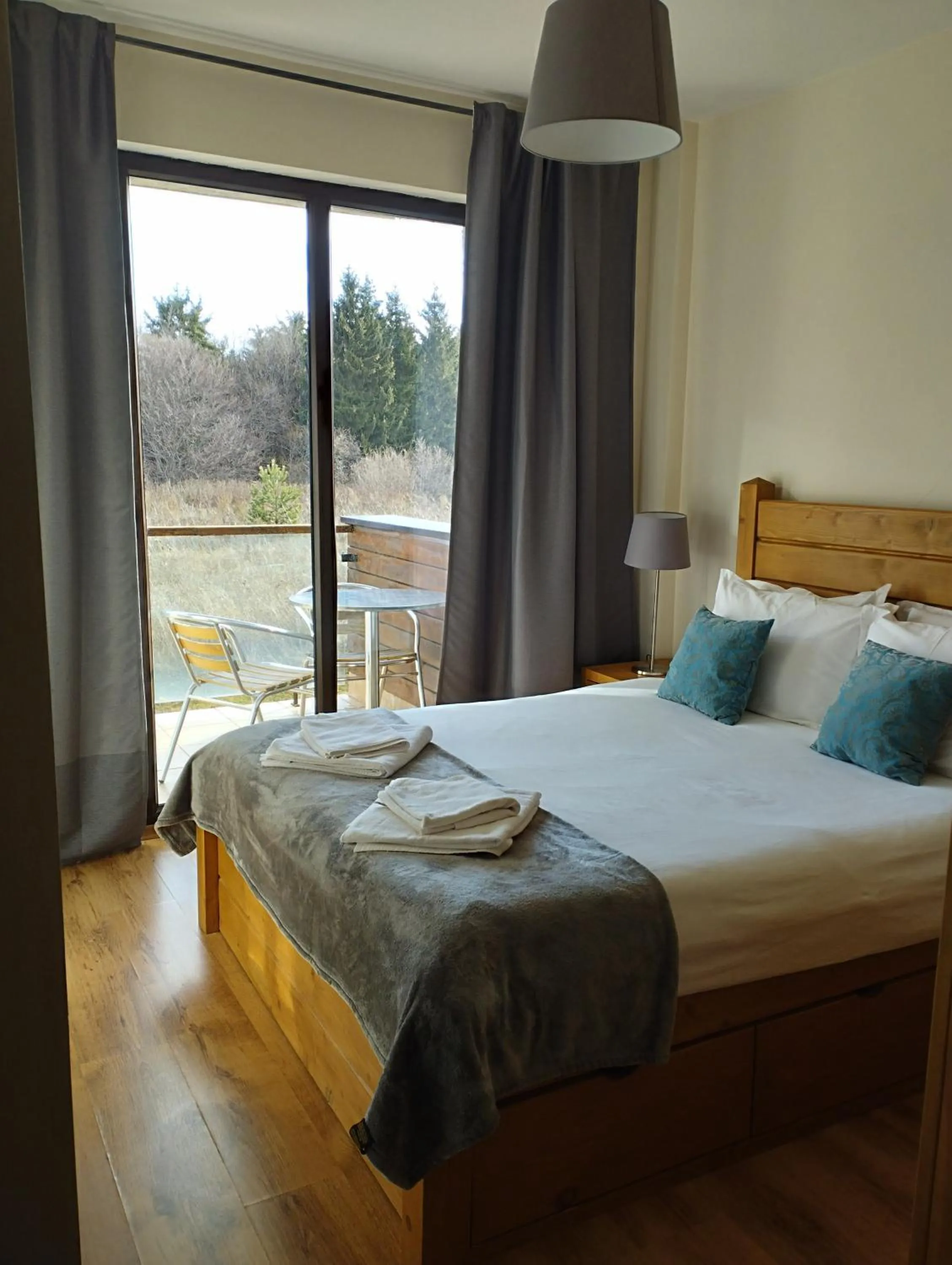 Bed in Chamkoria Chalets