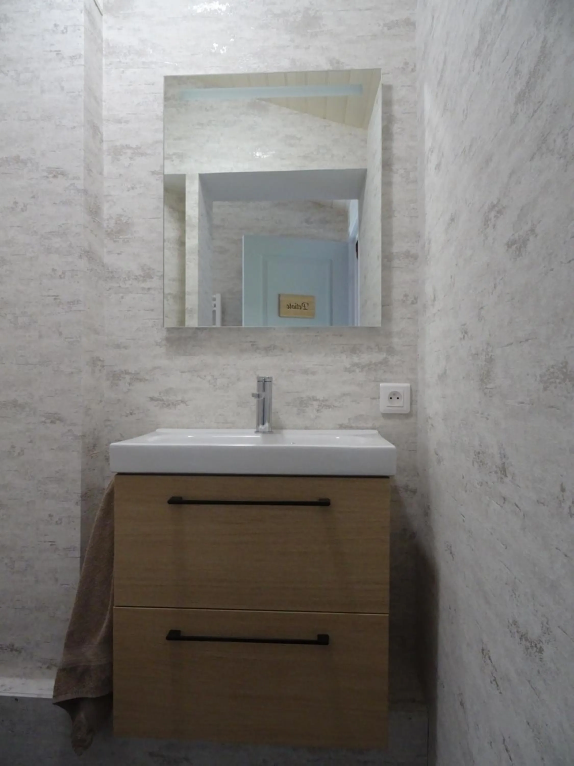 Bathroom in La Lauriére