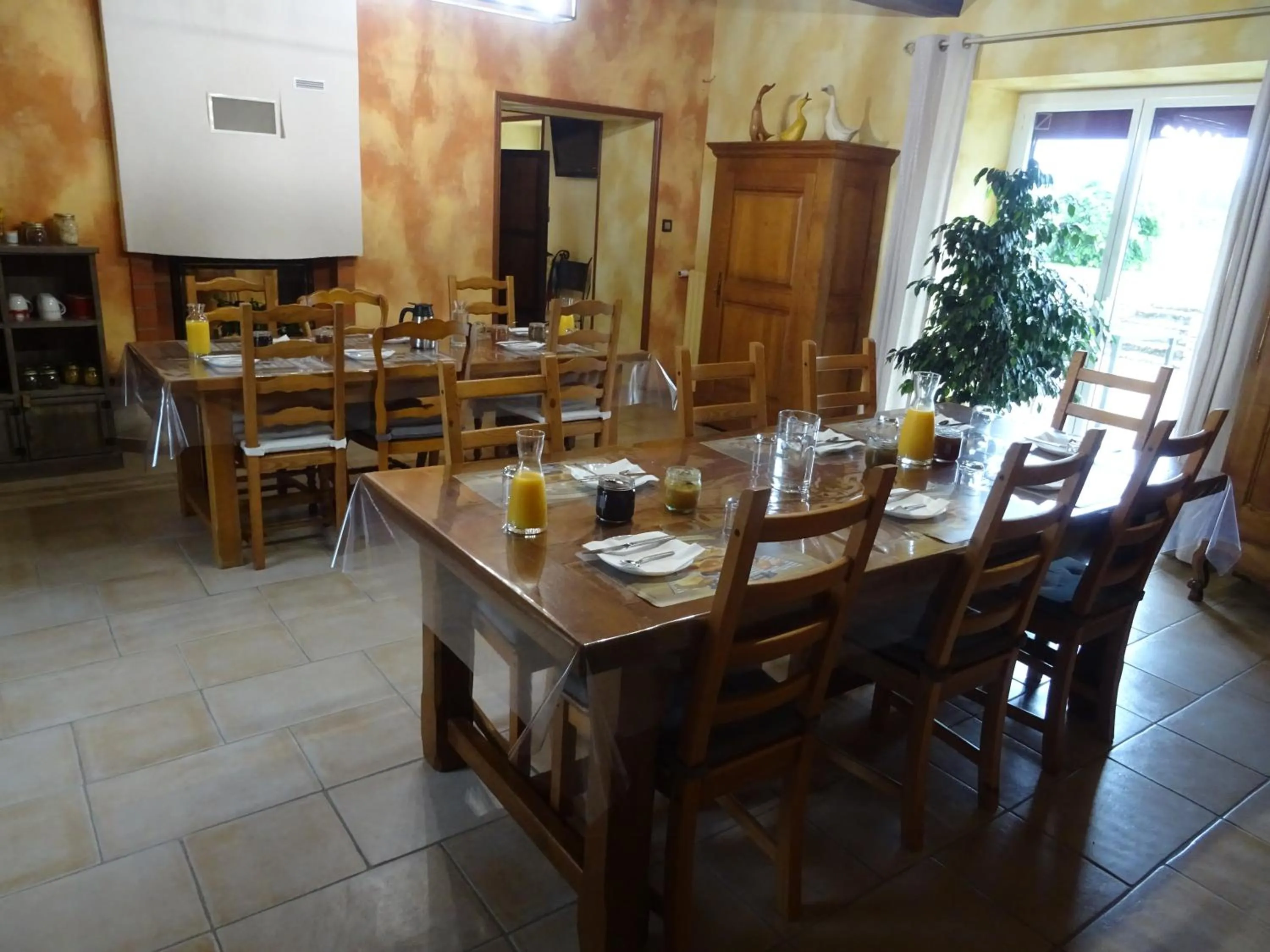 Breakfast in La Lauriére