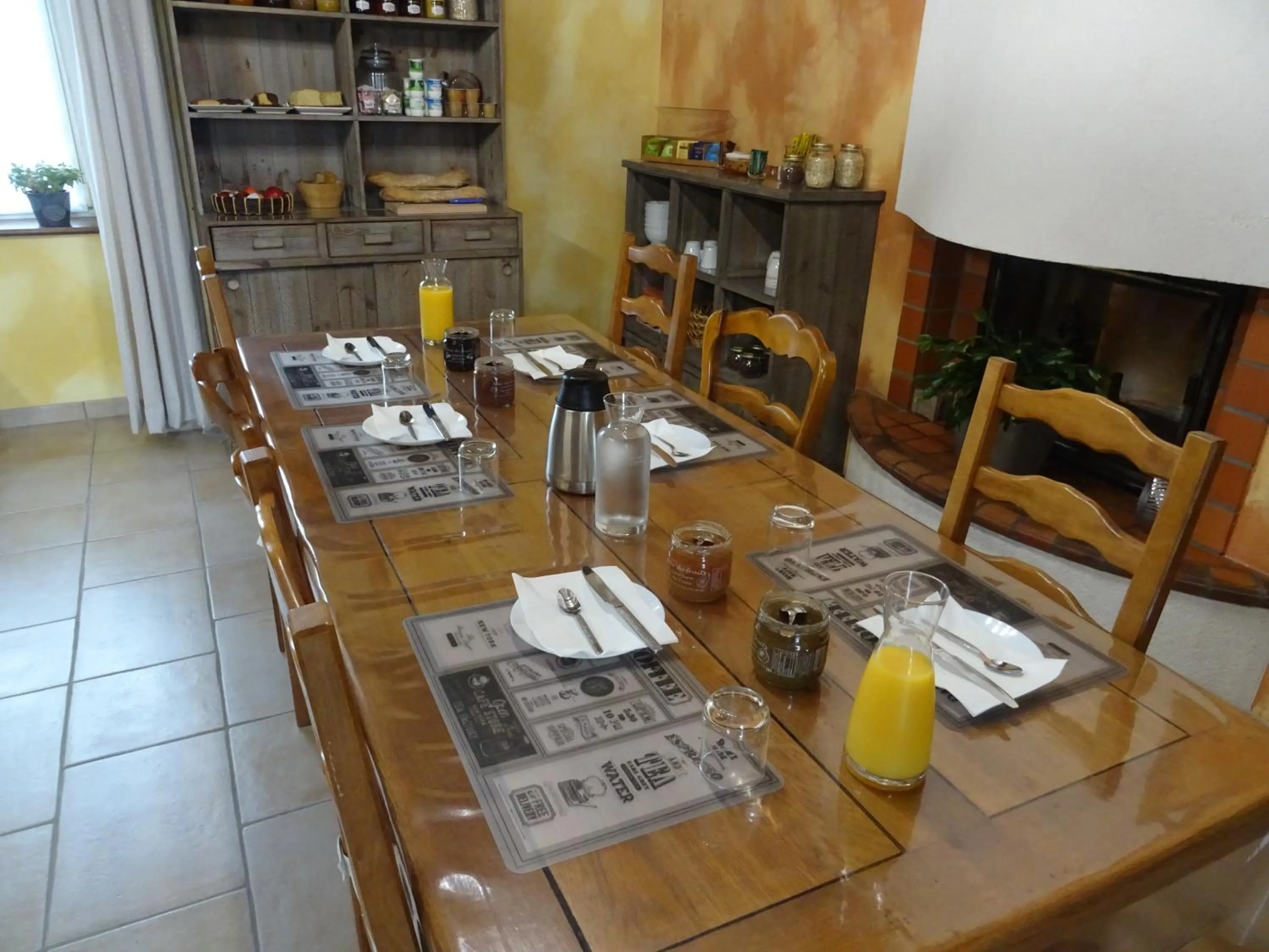 Breakfast in La Lauriére