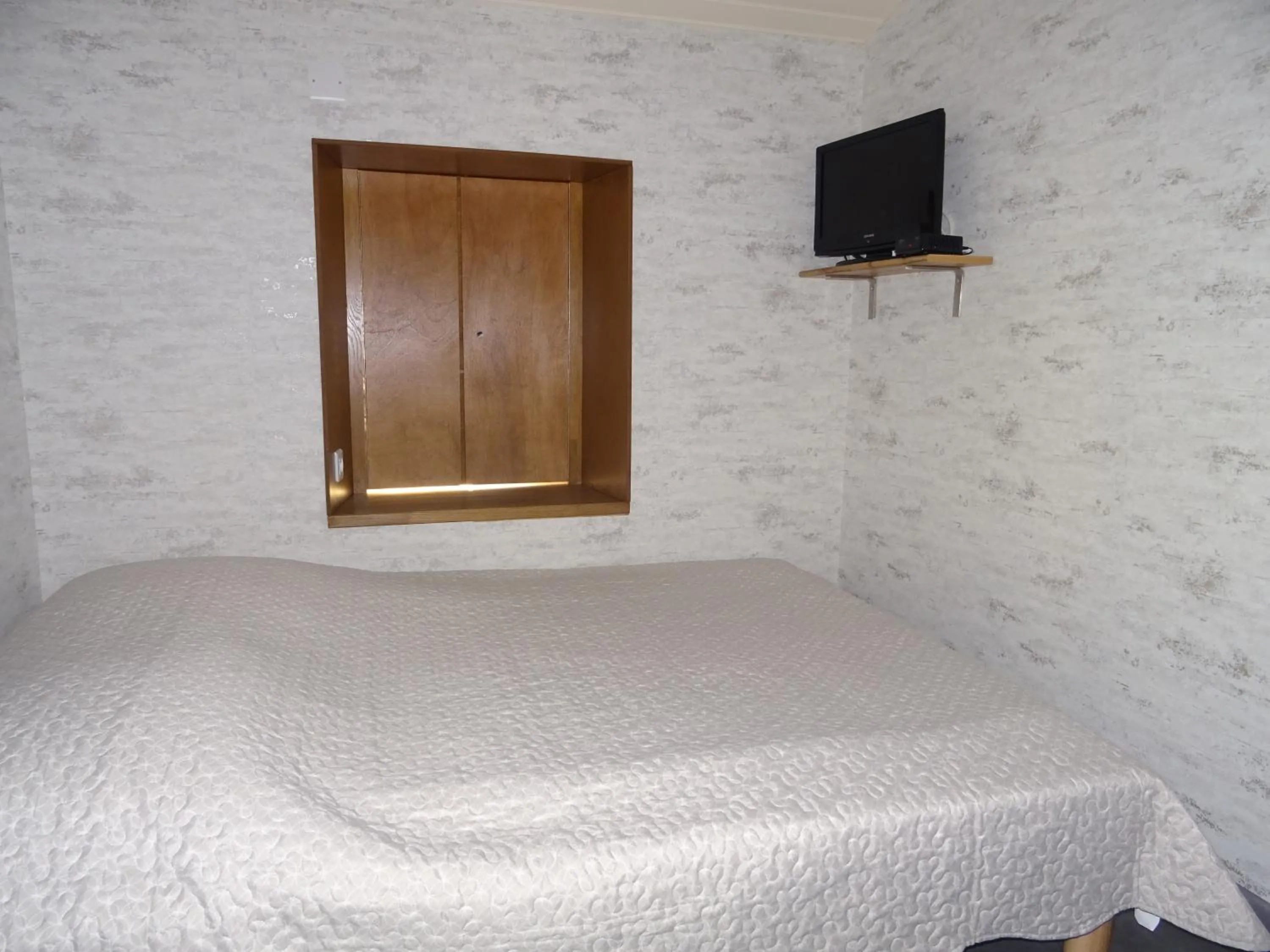 Bedroom, Bed in La Lauriére