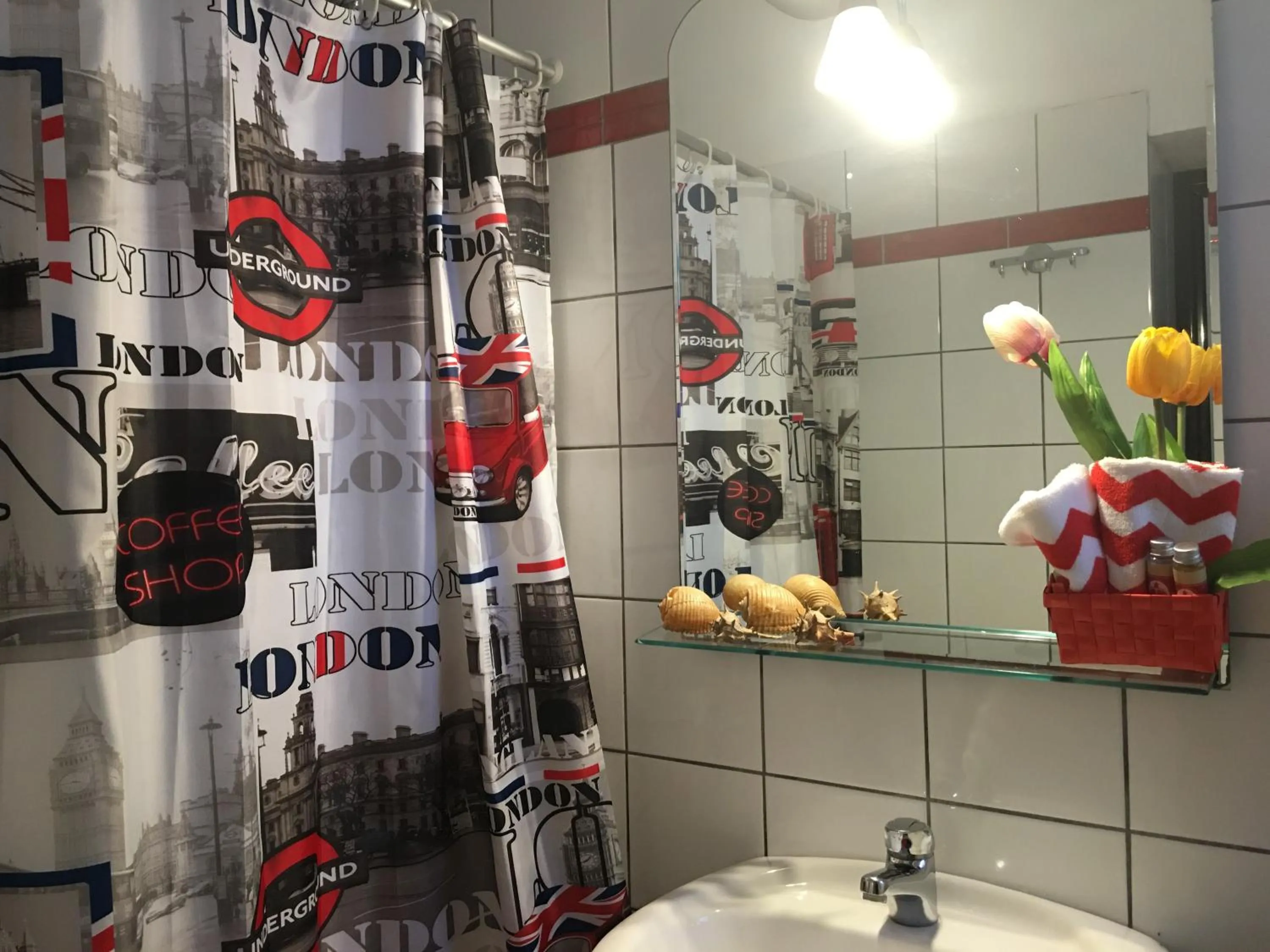 Bathroom in Hotel Karagianni