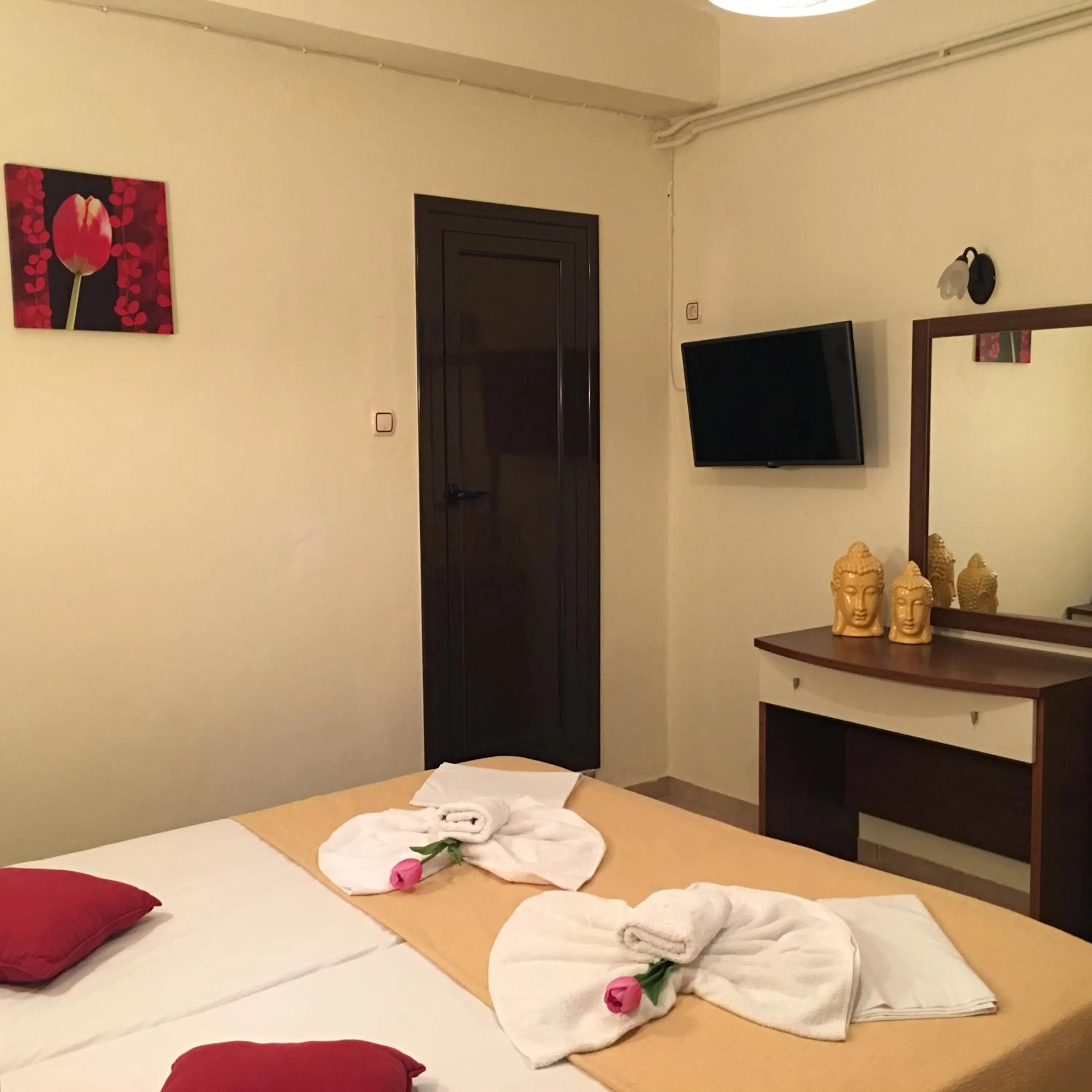 Bedroom, Bed in Hotel Karagianni