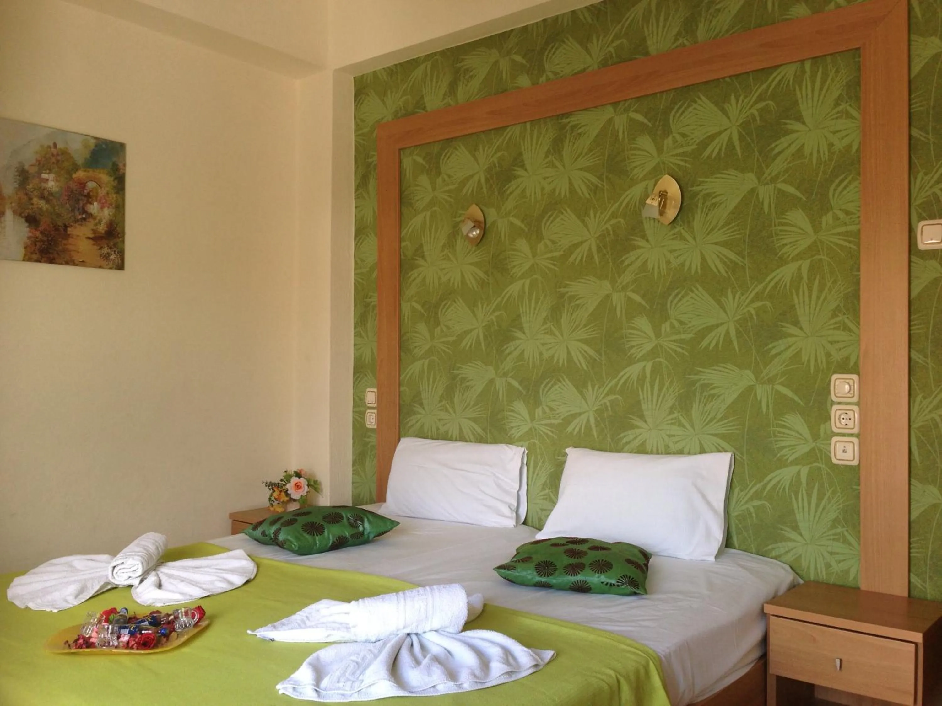 Bedroom, Bed in Hotel Karagianni