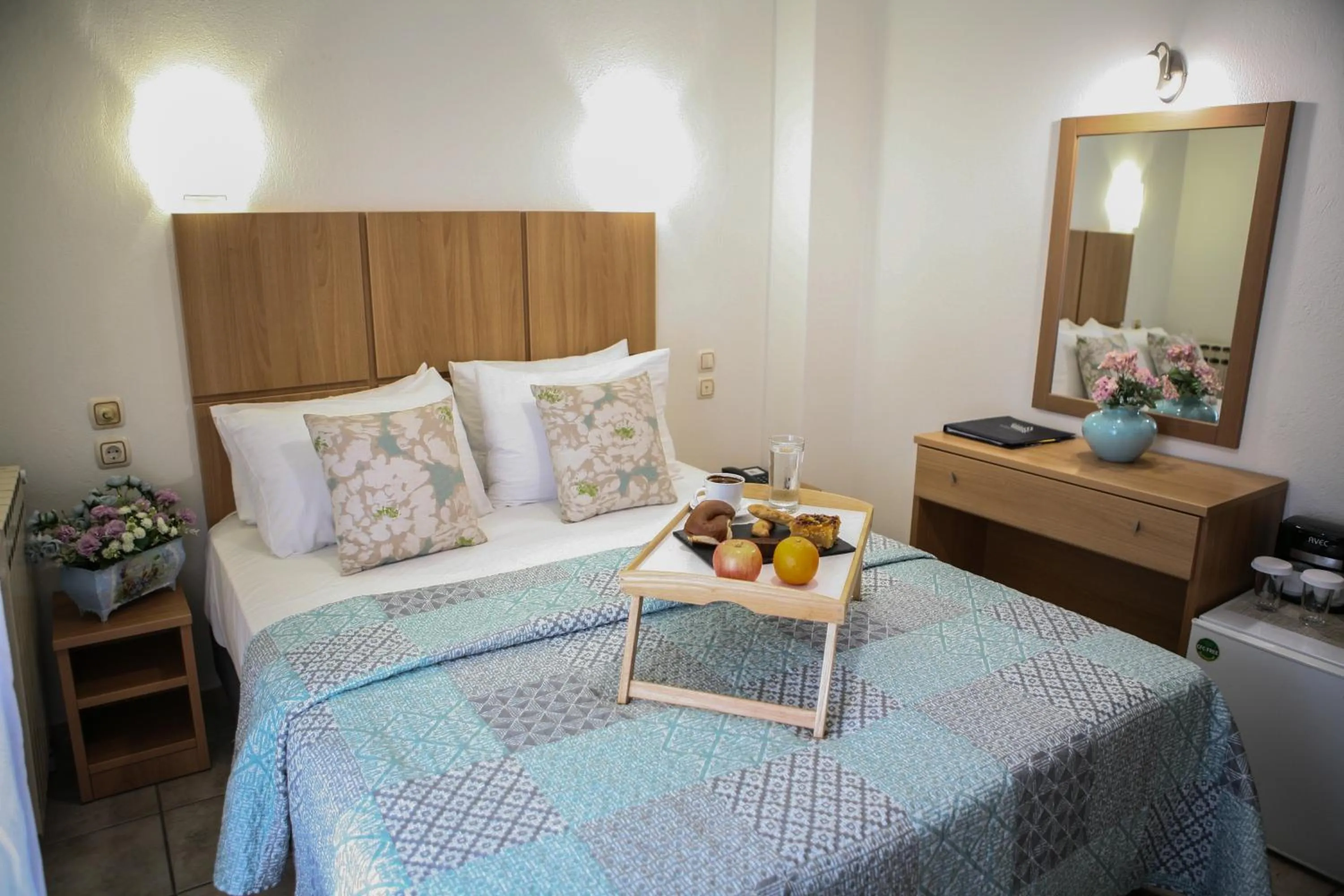 Bed in Hotel Karagianni