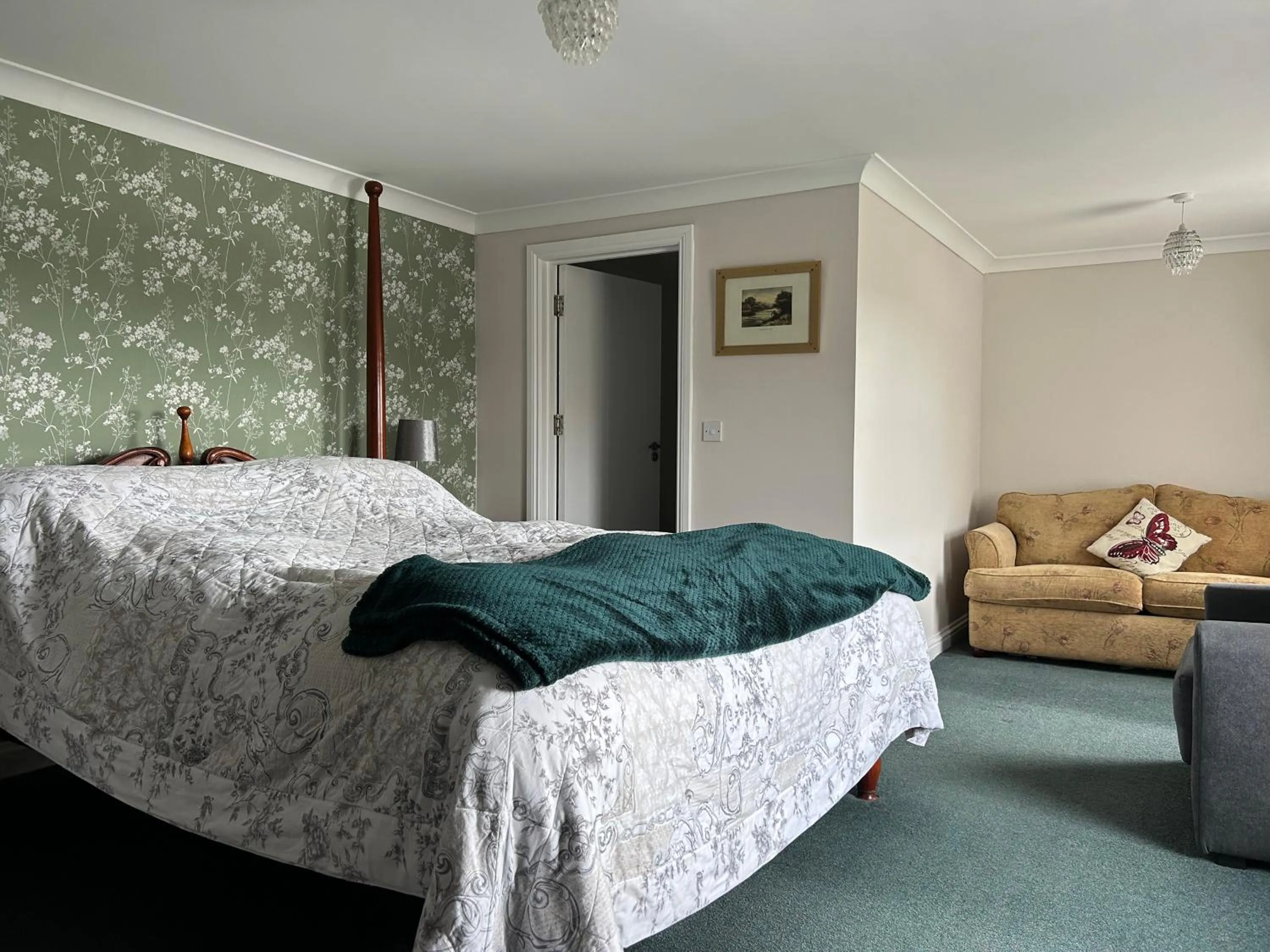 Bedroom, Bed in Flambards Hotel