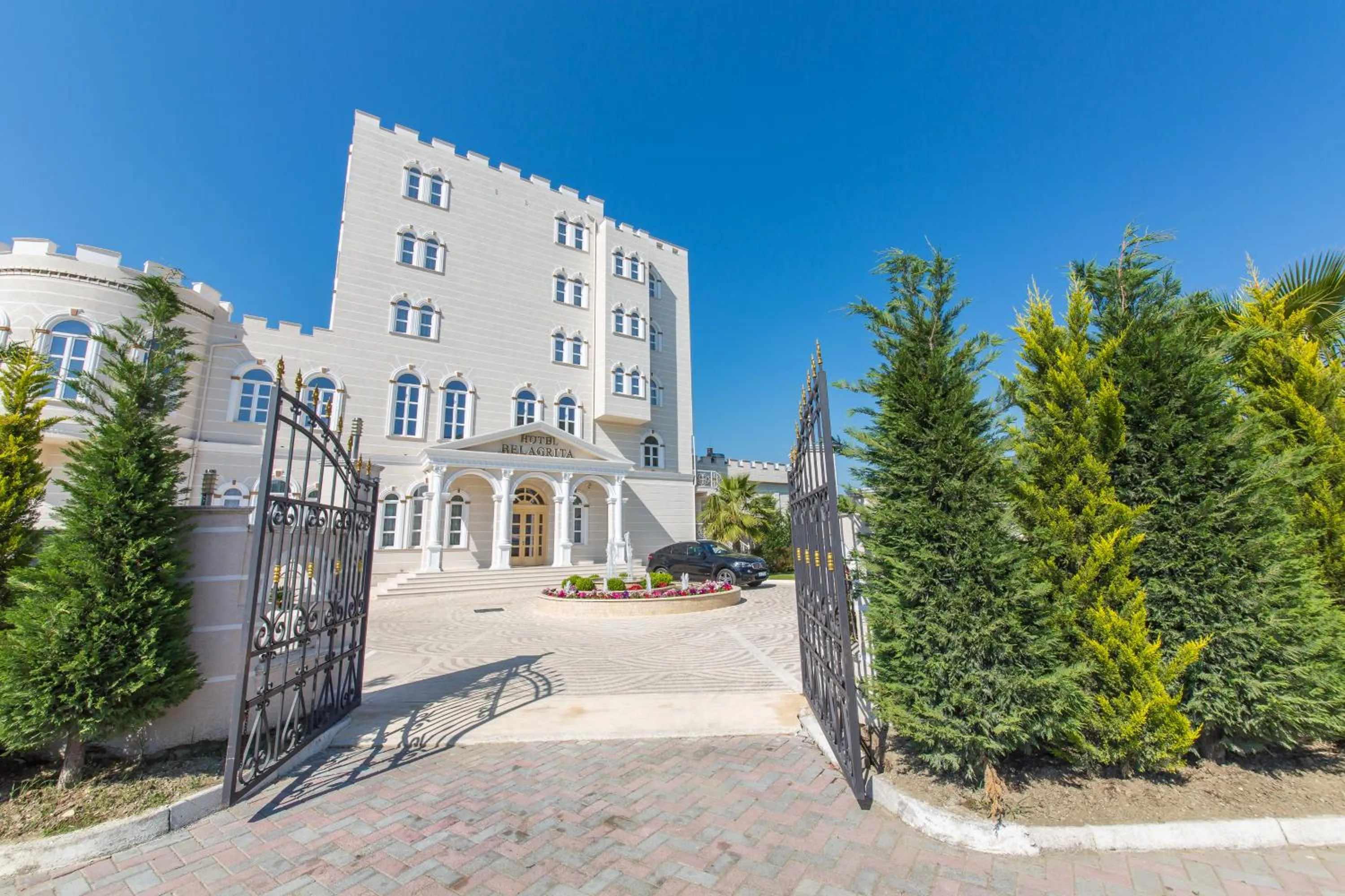 Facade/entrance in Hotel Belagrita