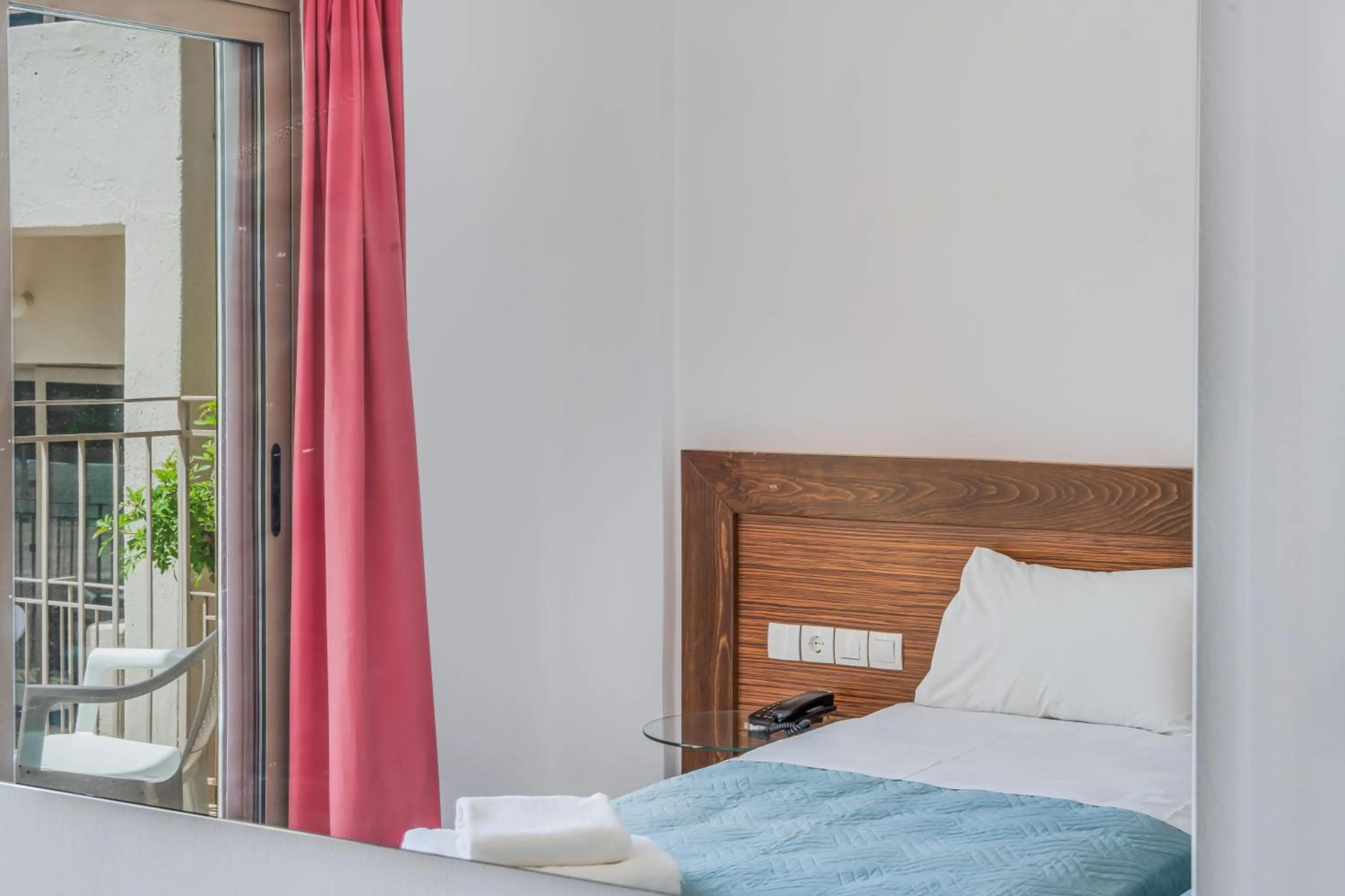 Balcony/Terrace, Bed in Creta Verano Hotel