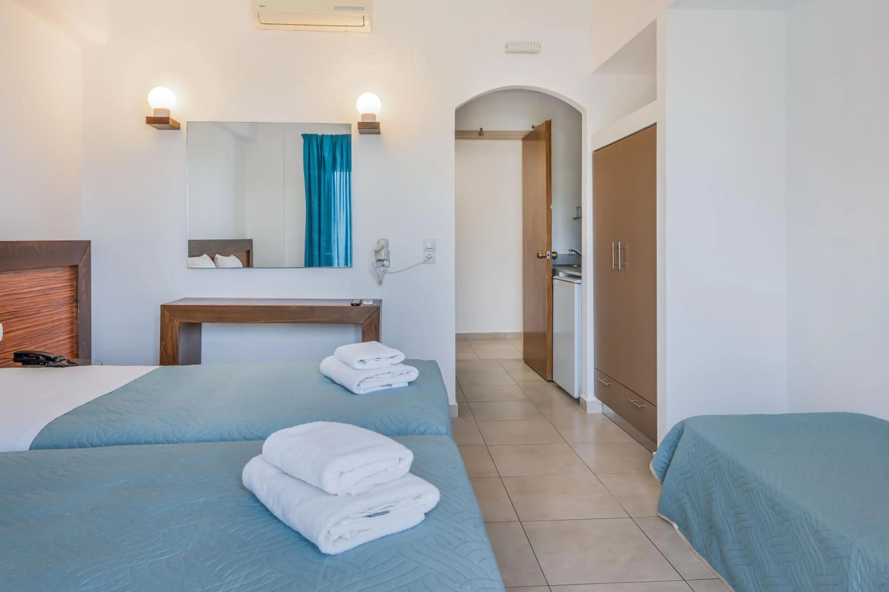 Photo of the whole room, Bed in Creta Verano Hotel