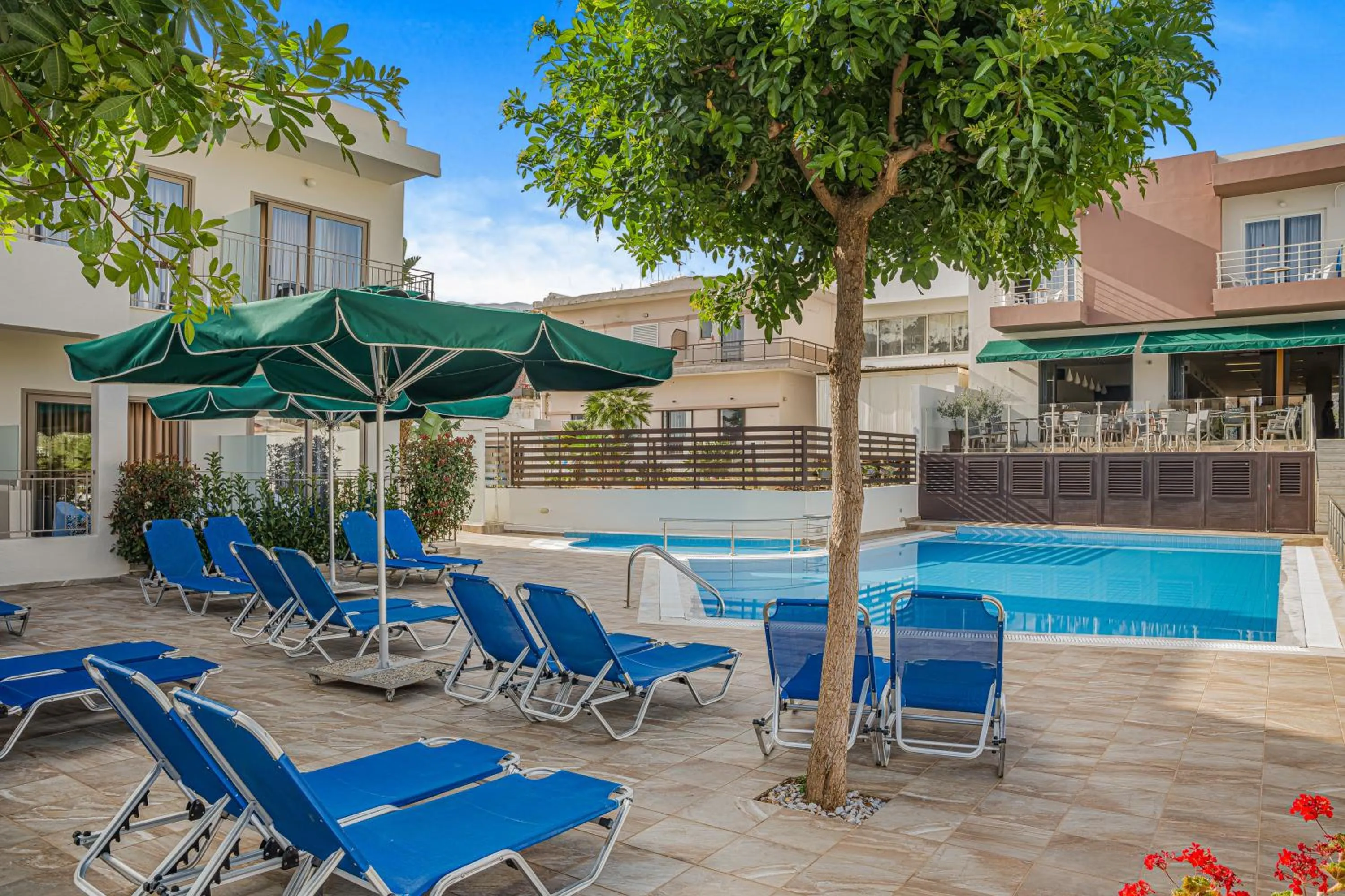 Swimming pool in Creta Verano Hotel