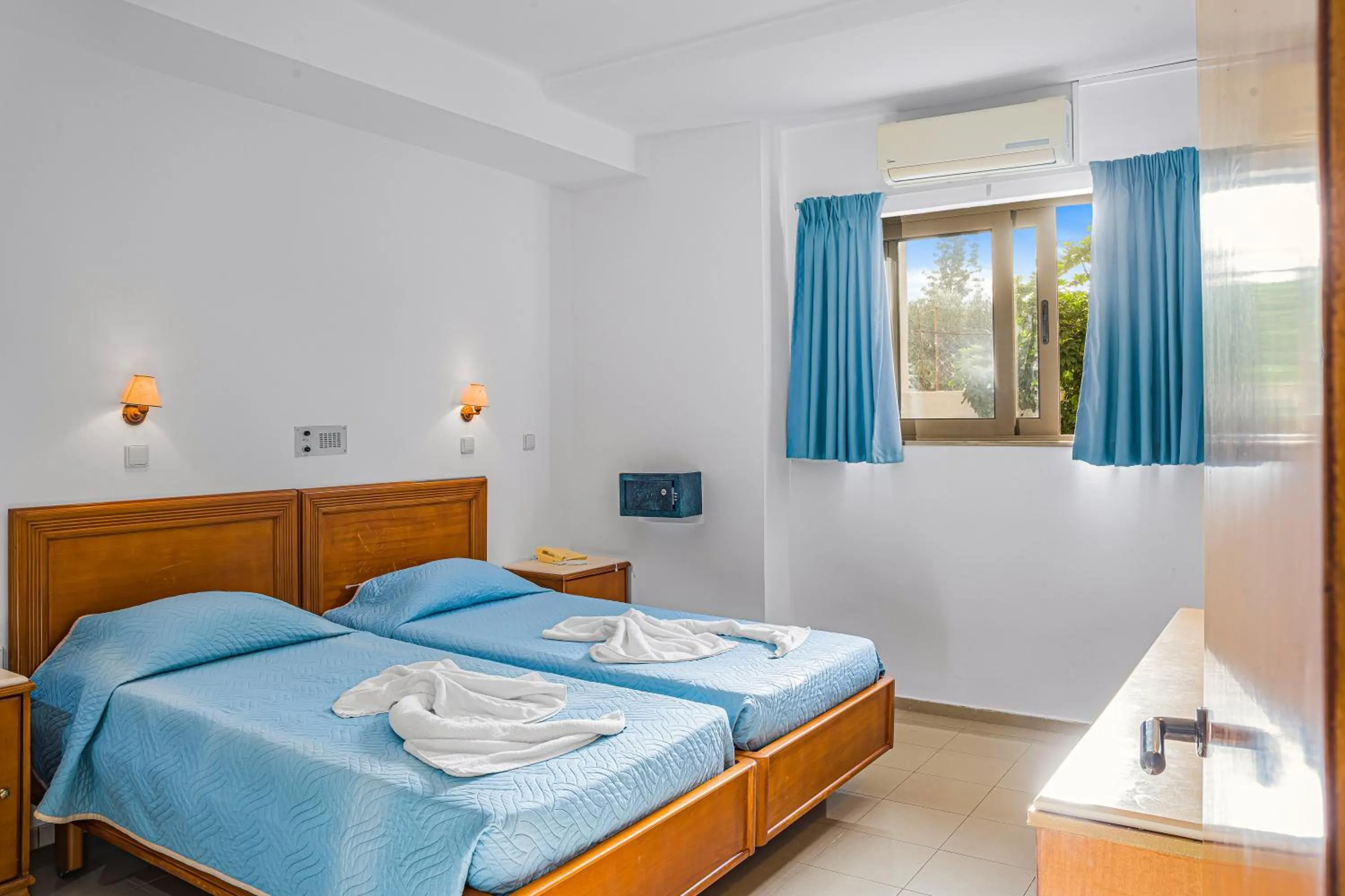 Bedroom, Bed in Creta Verano Hotel