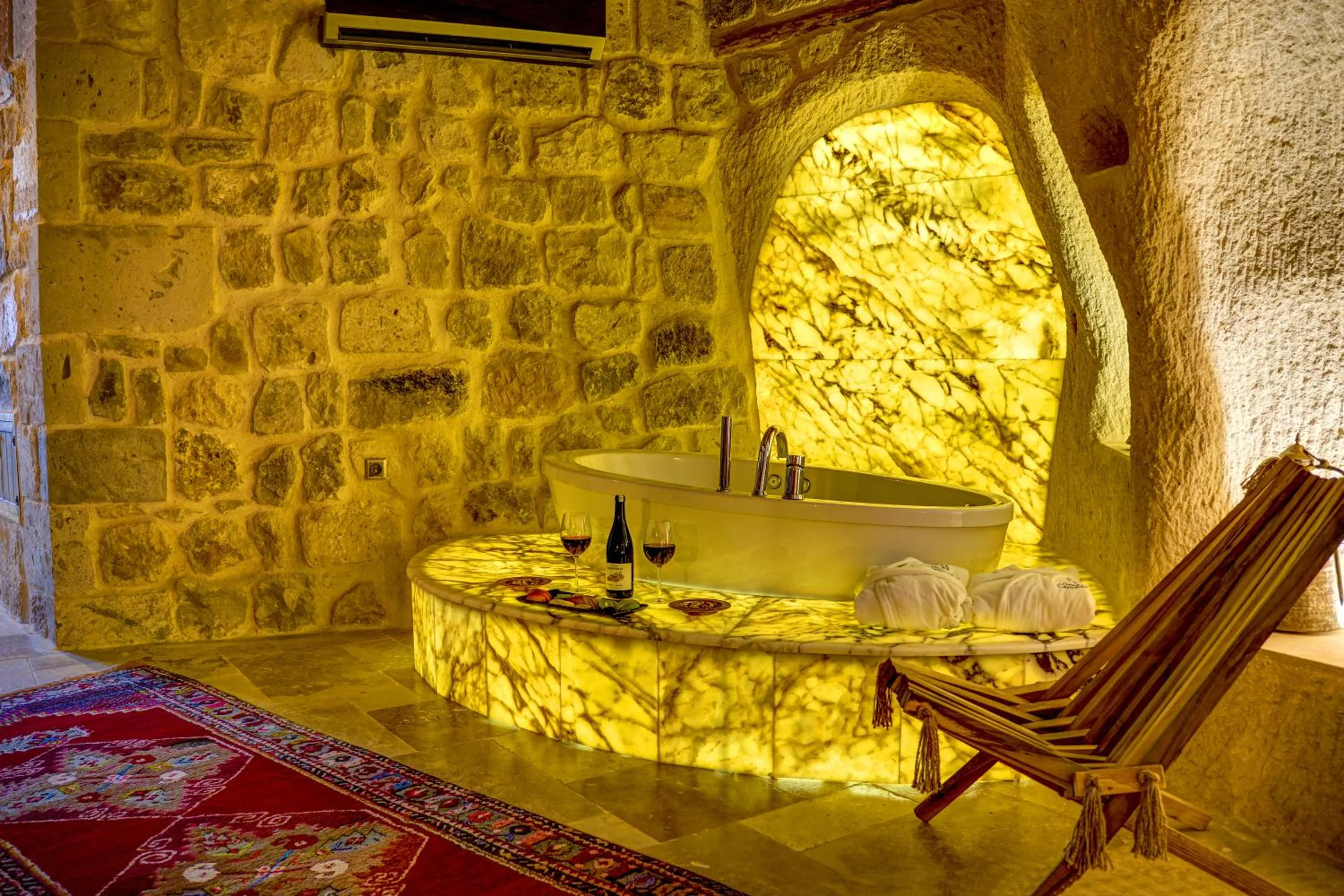 Hot Tub in Dream of Cappadocia