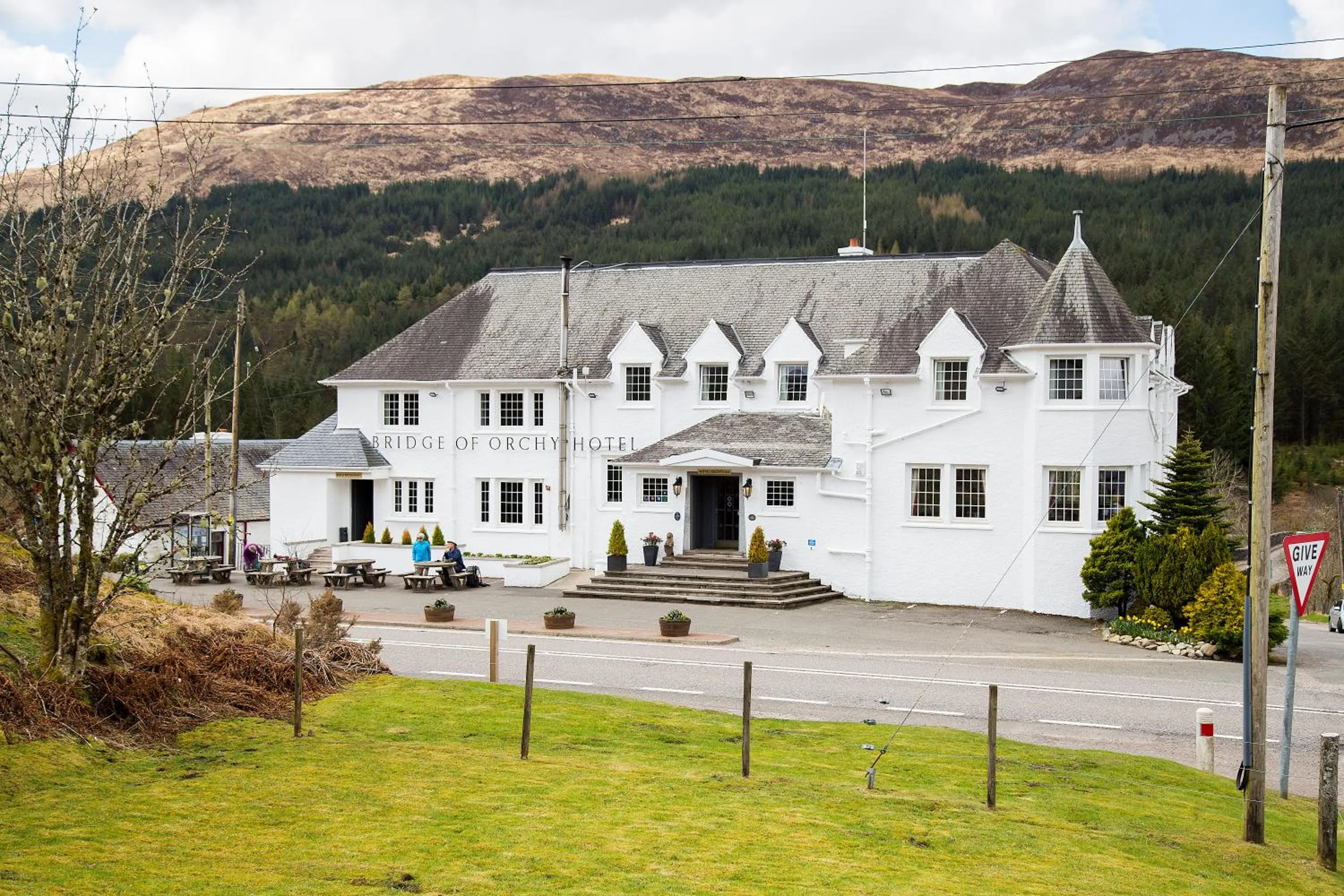 Property building in Bridge of Orchy Hotel