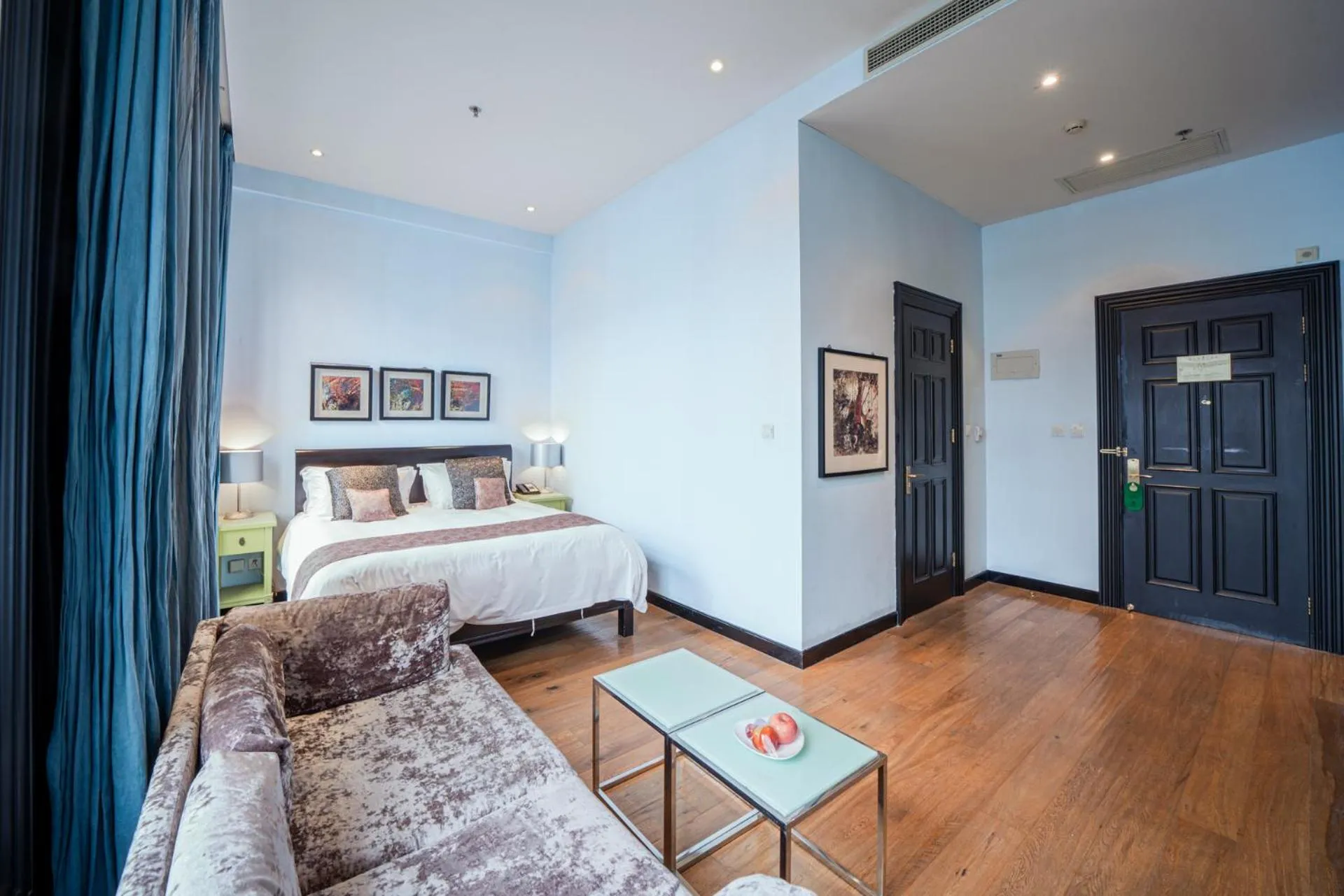 Bed in Gracie Art Hotel