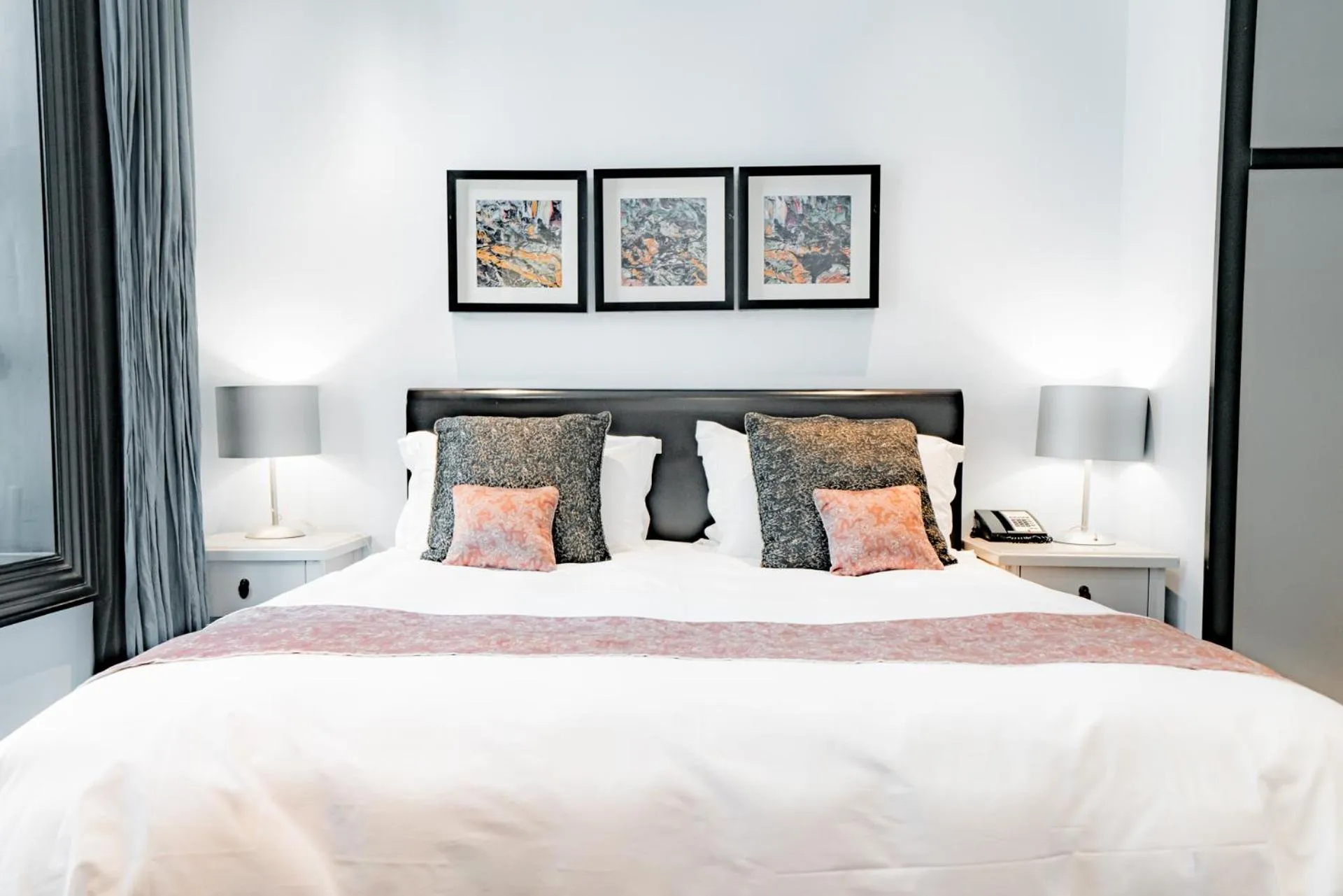 Bed in Gracie Art Hotel