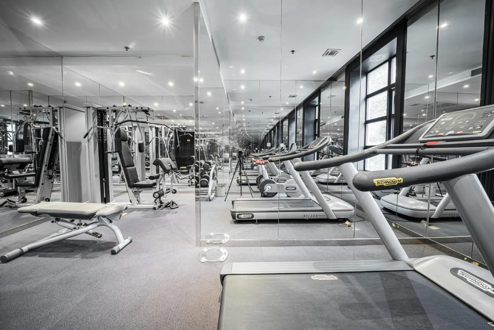 Fitness centre/facilities in Gracie Art Hotel