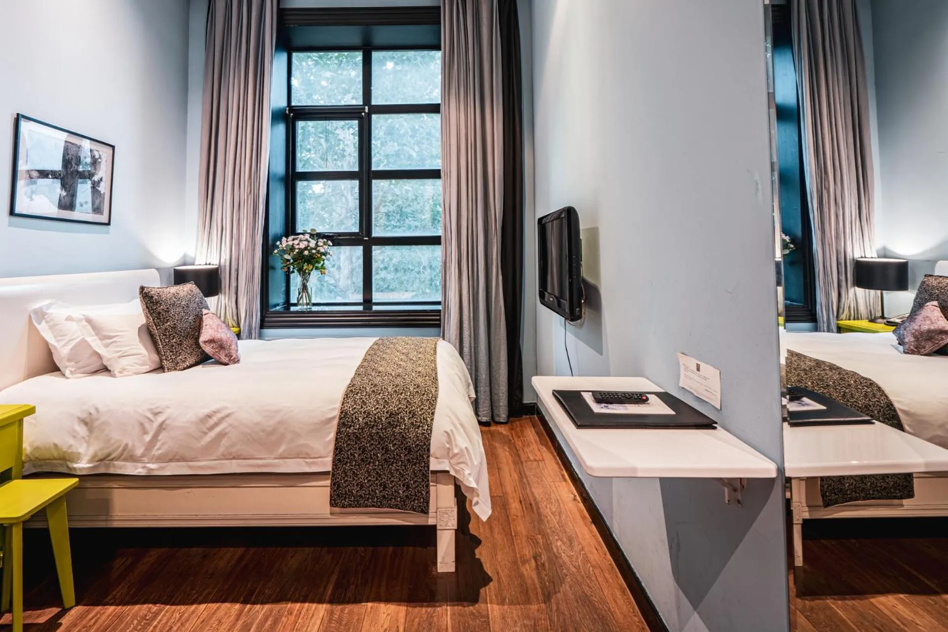 Bed in Gracie Art Hotel