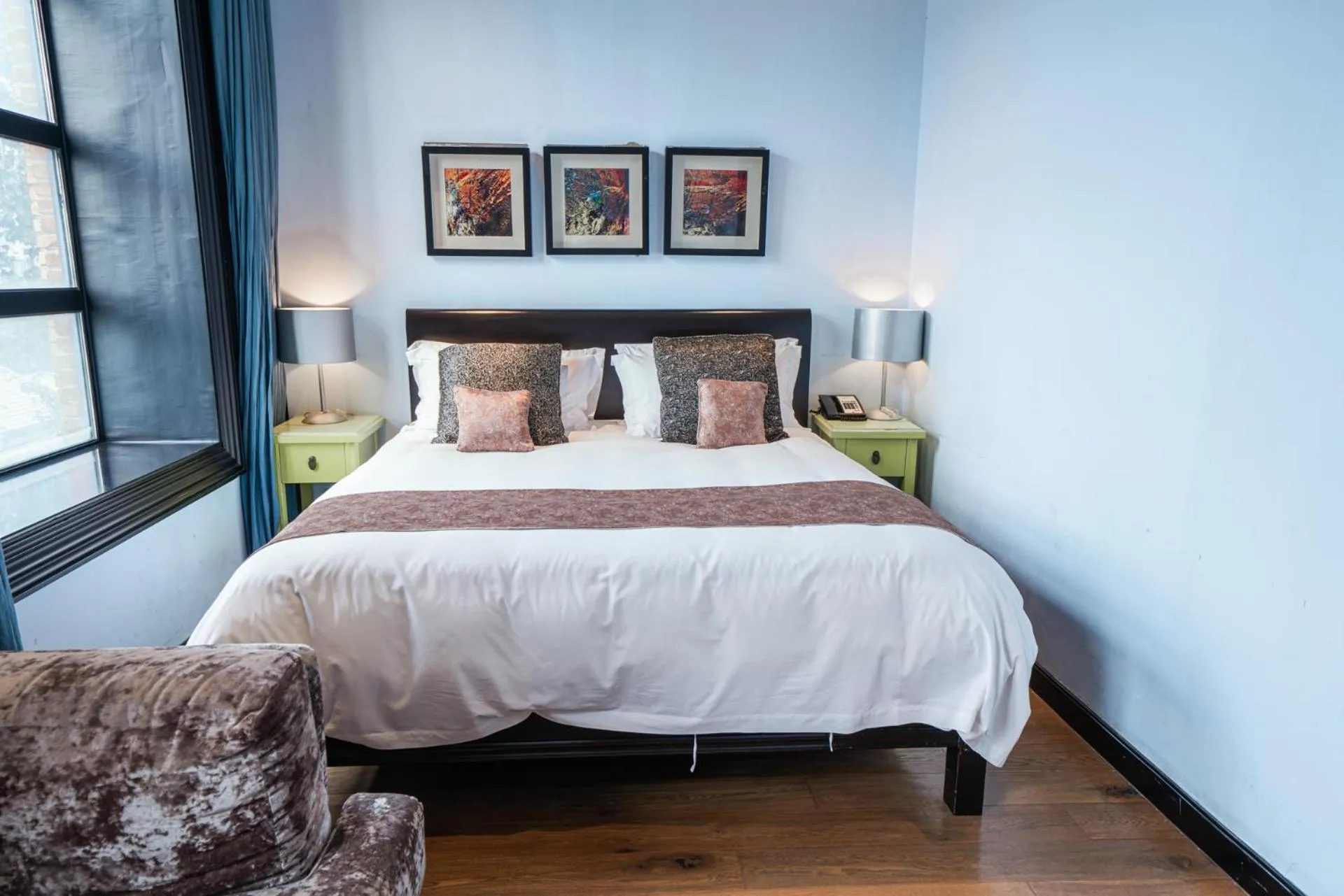 Bed in Gracie Art Hotel