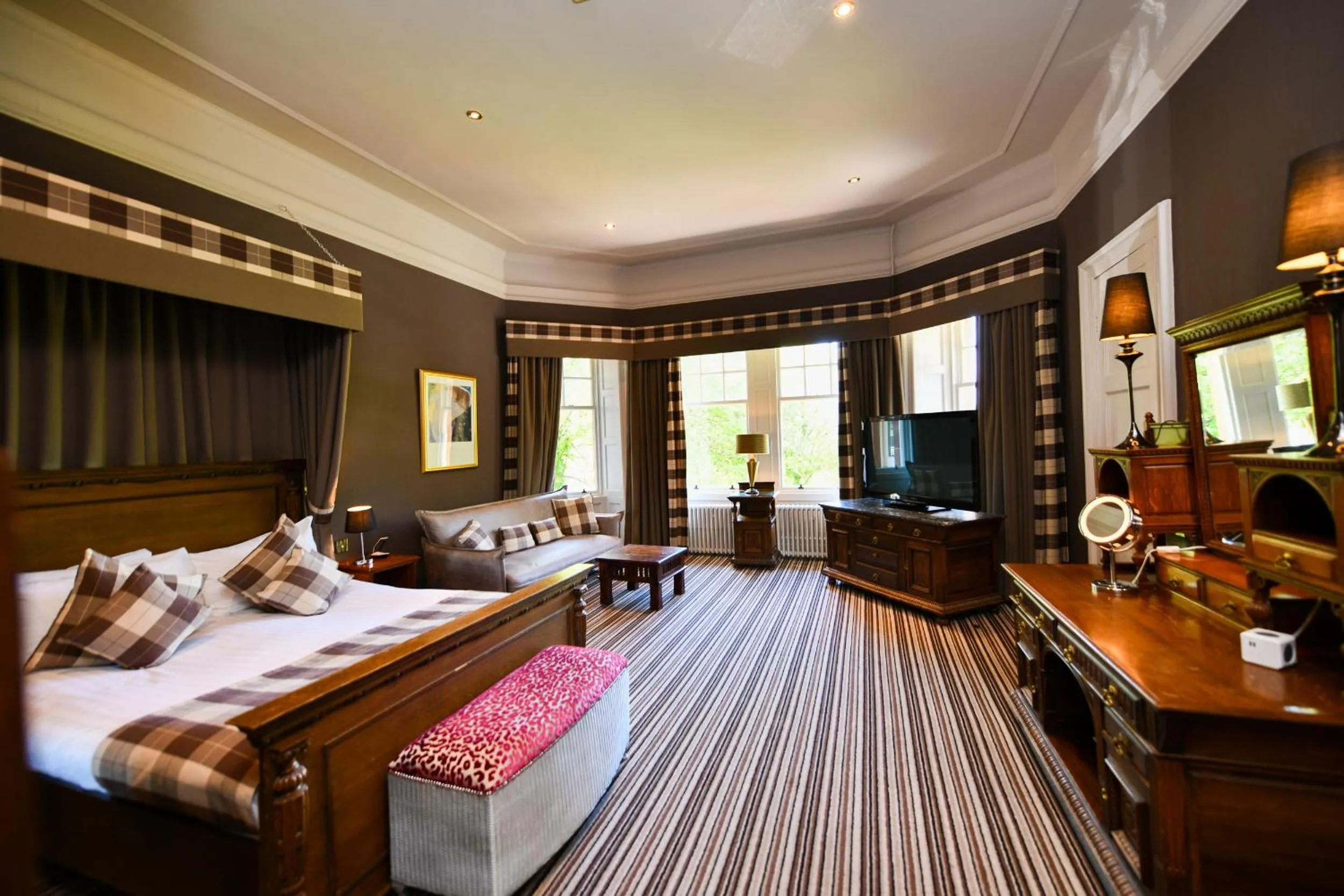 Photo of the whole room, Bed in Savoy Park Hotel