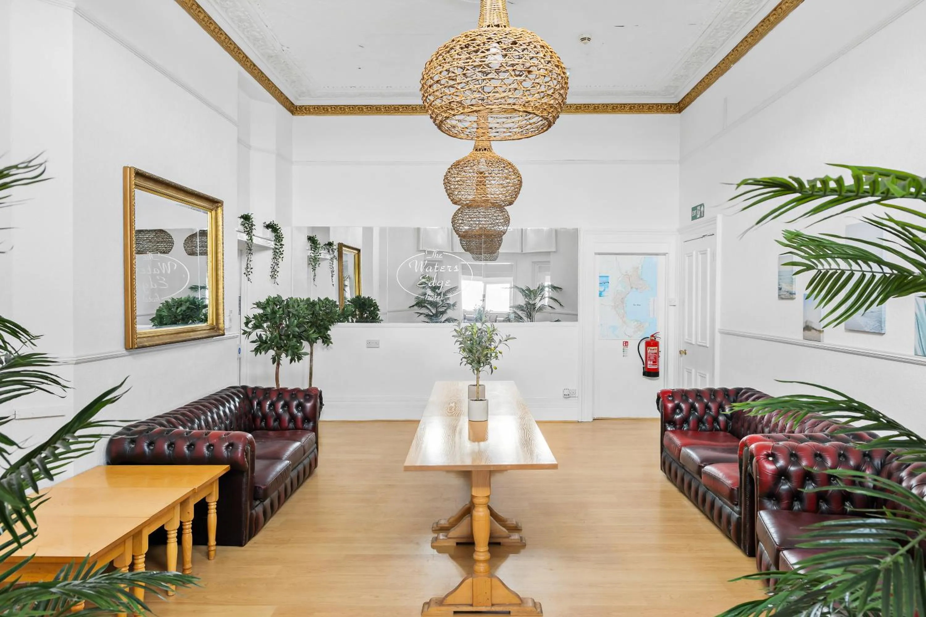 Seating area in Waters Edge Hotel Torquay