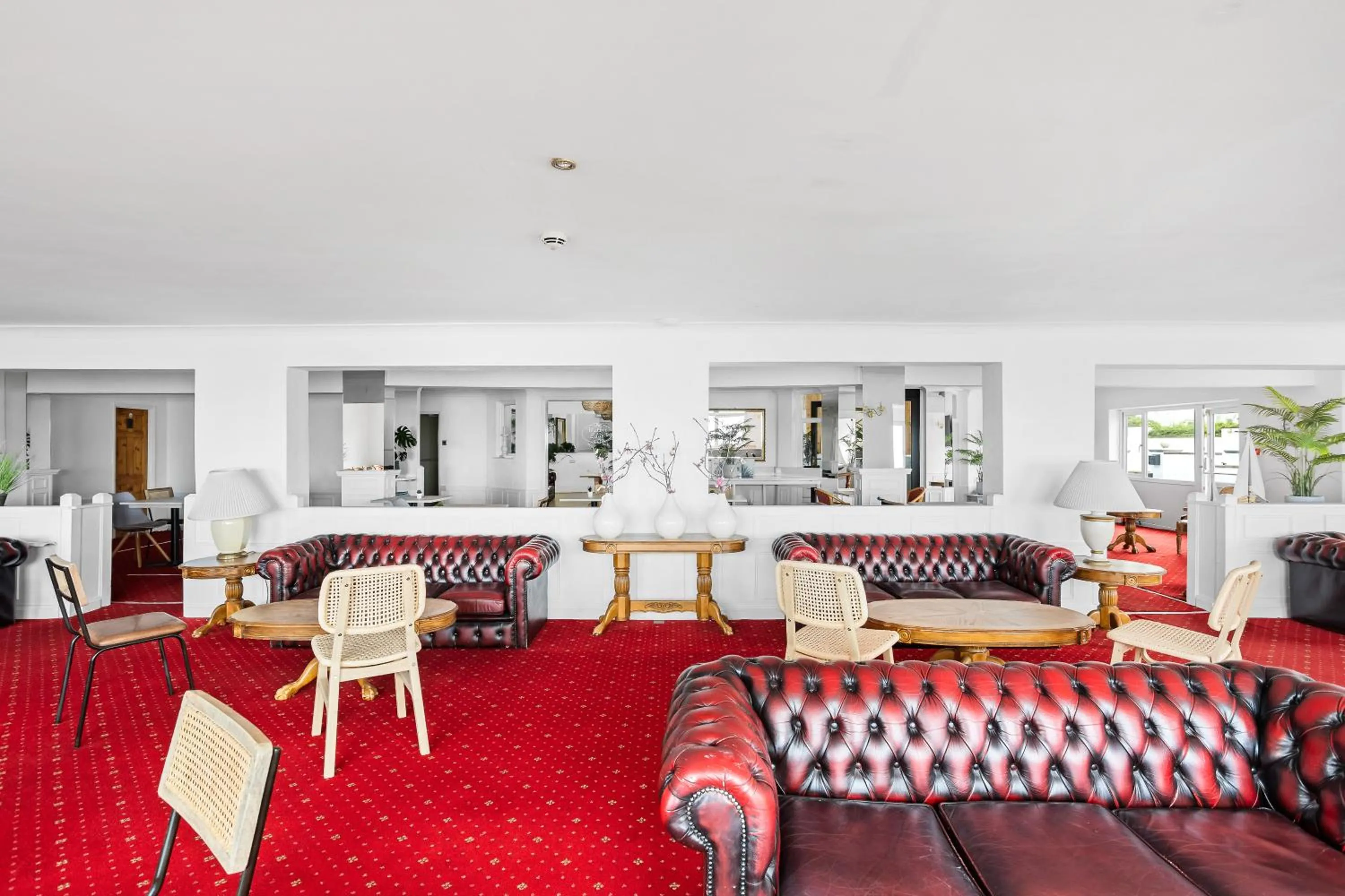 Seating area in Waters Edge Hotel Torquay