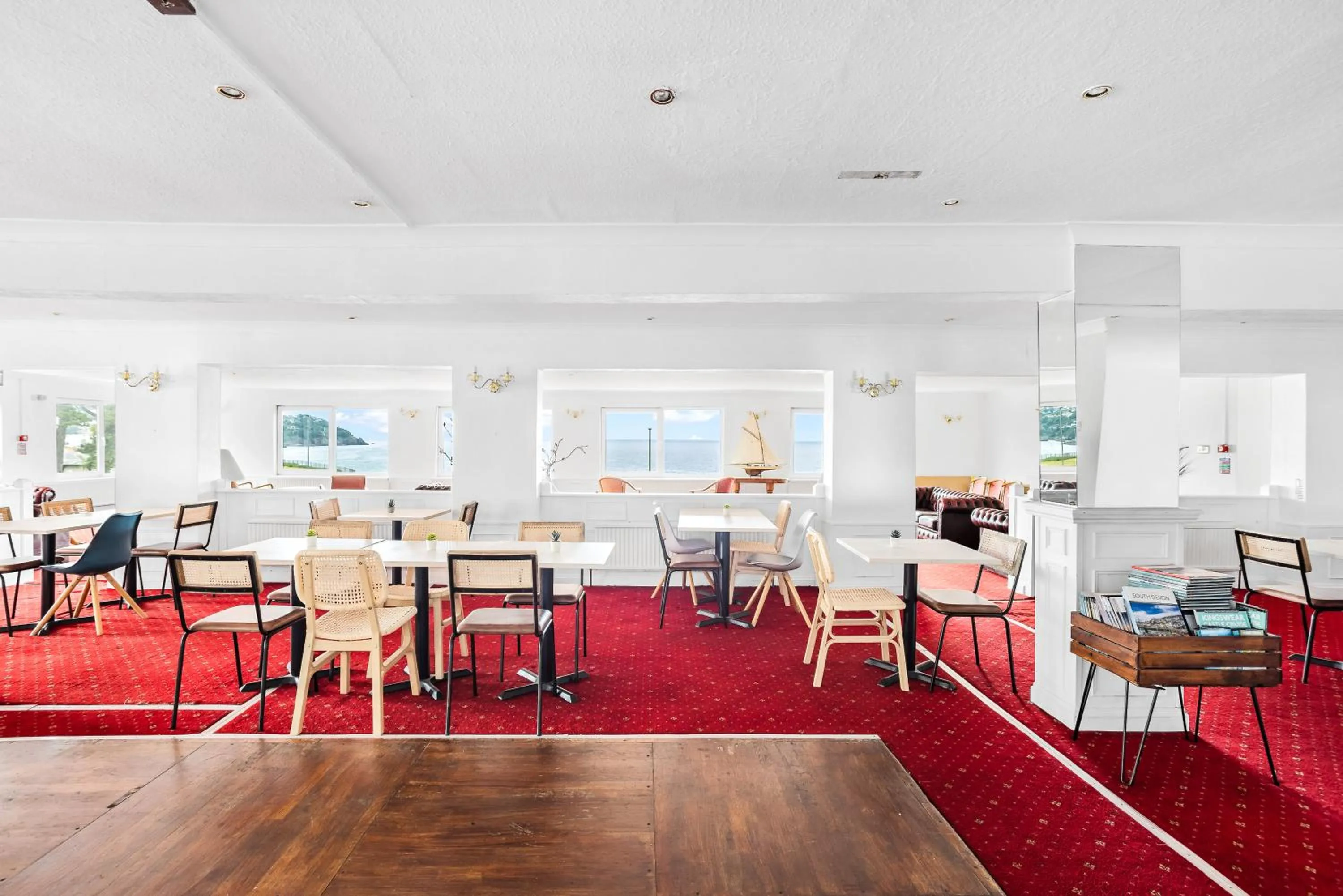 Seating area in Waters Edge Hotel Torquay