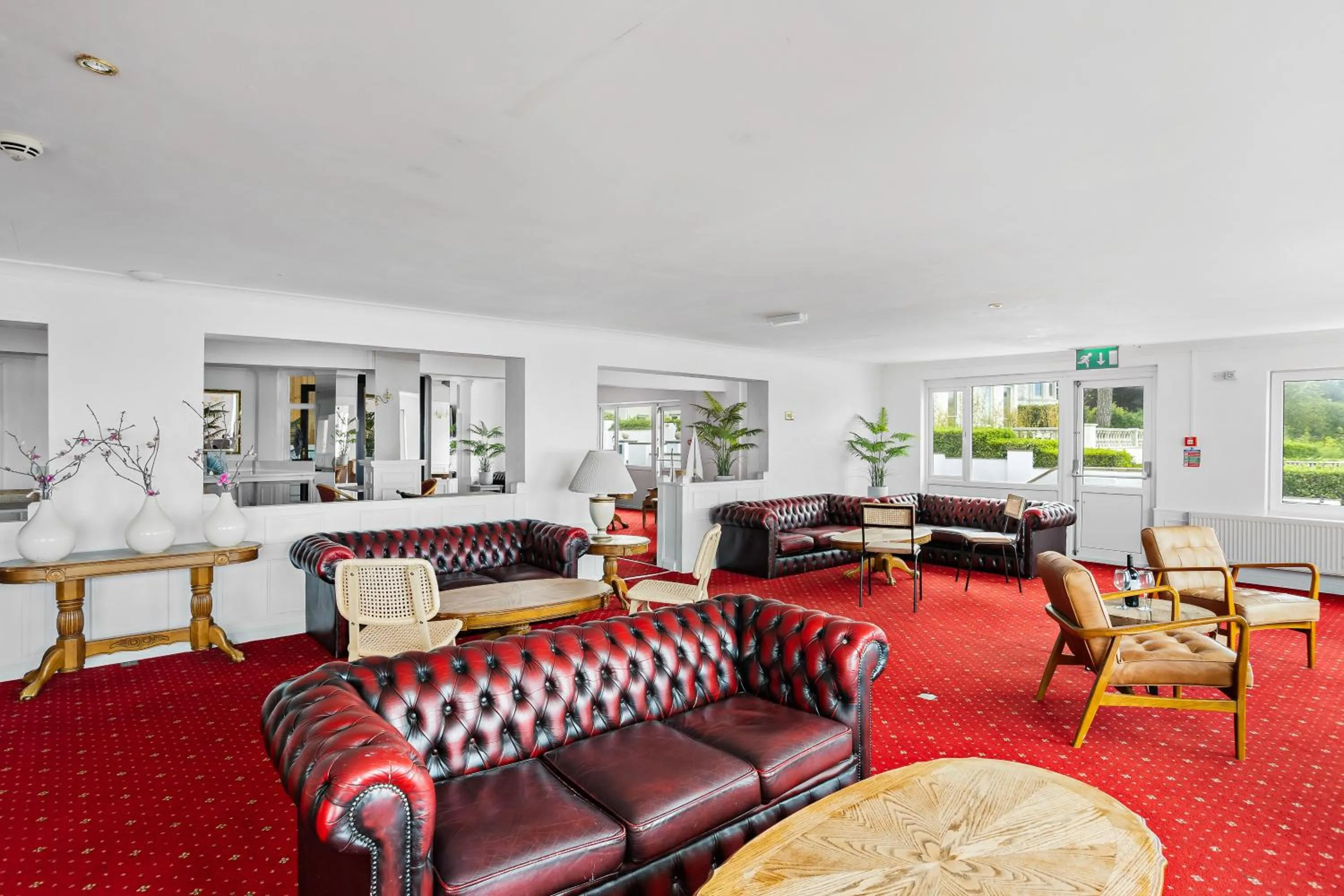 Seating area in Waters Edge Hotel Torquay