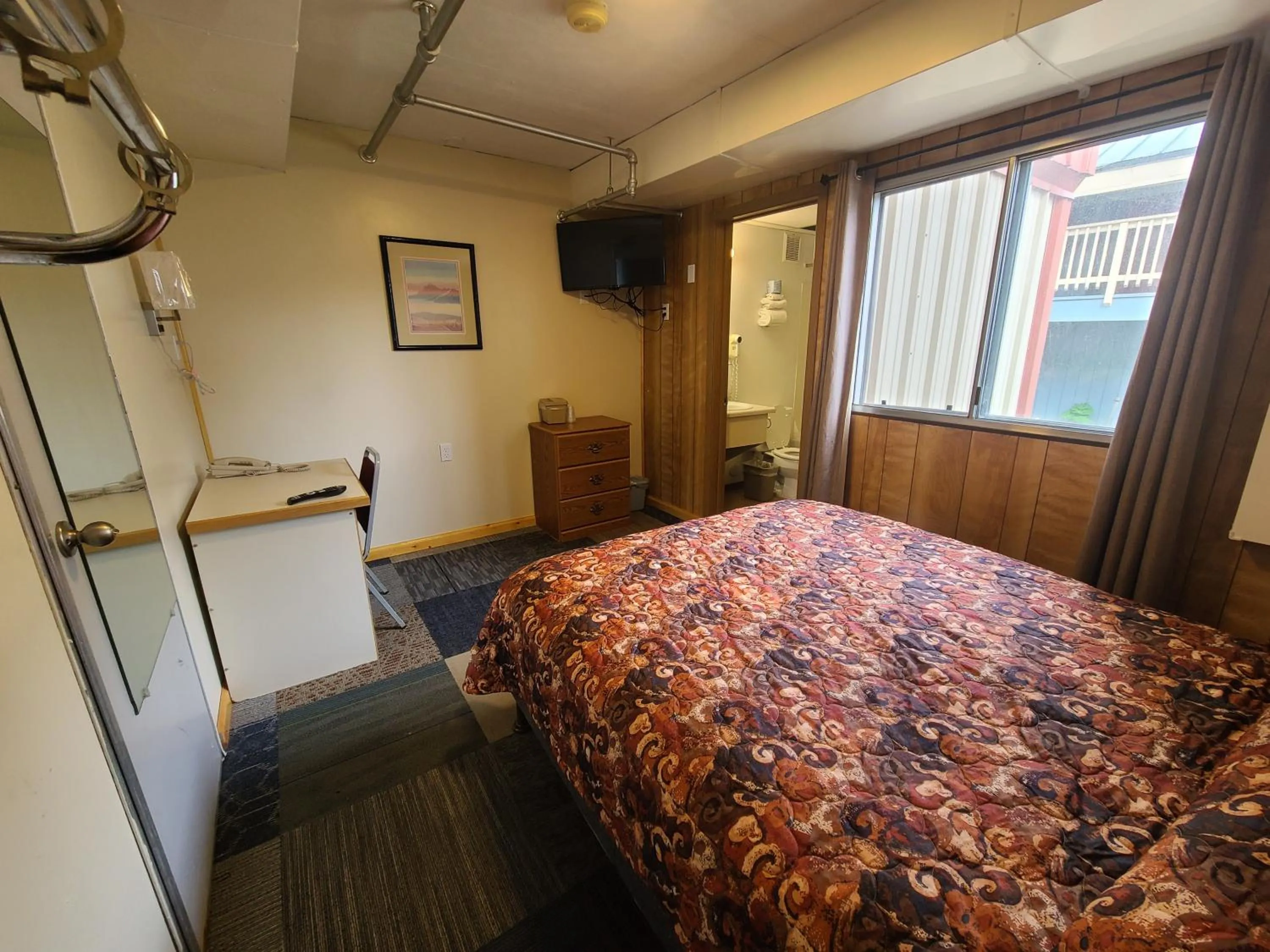 Bedroom in Keystone Hotel