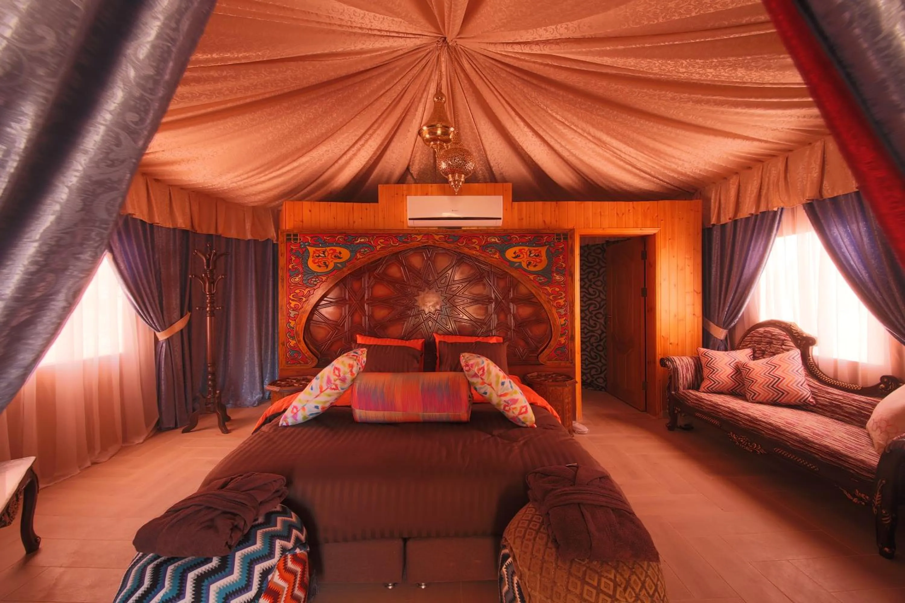 Bed in Memories Aicha Luxury Camp