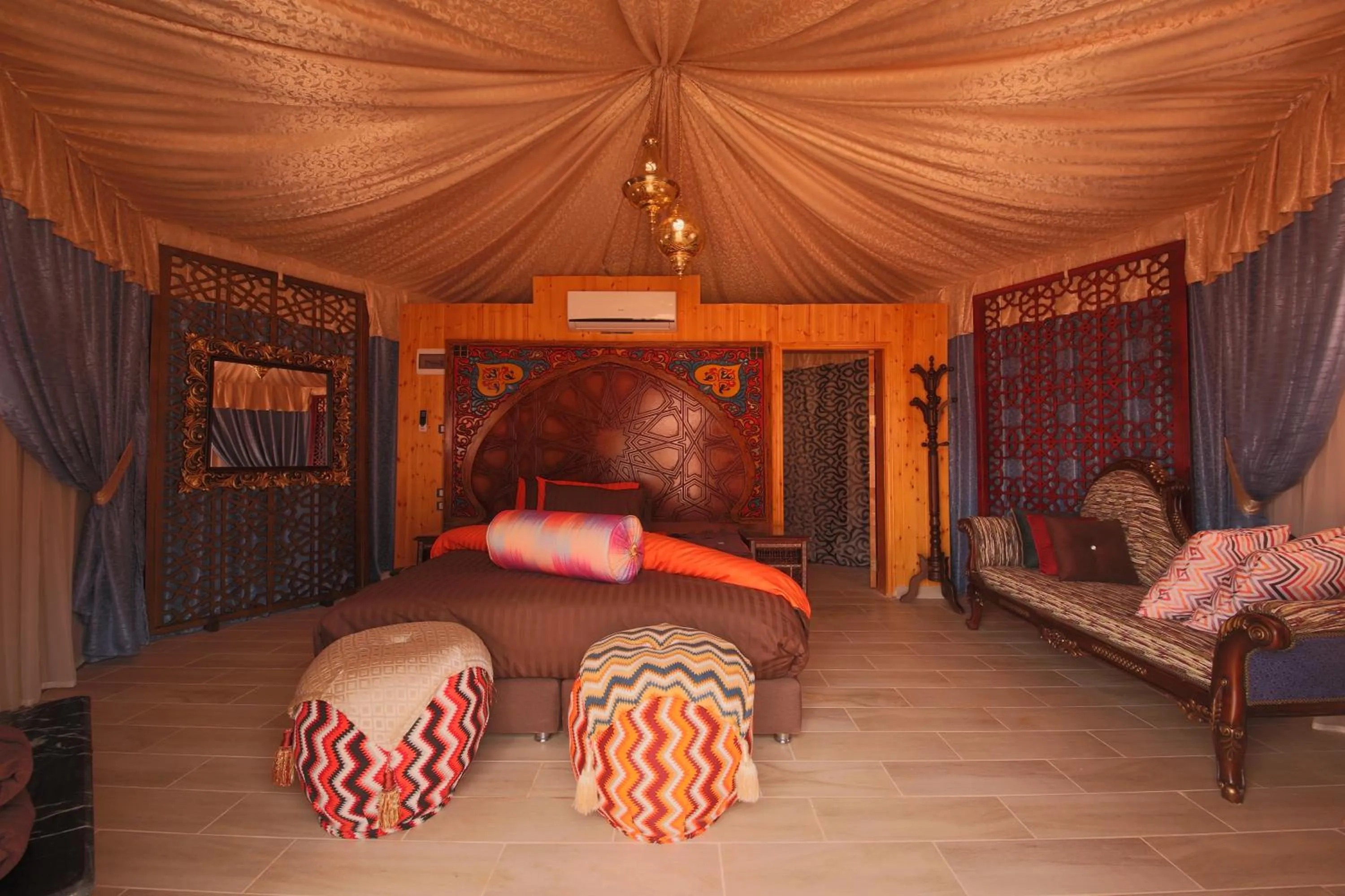 Bed in Memories Aicha Luxury Camp