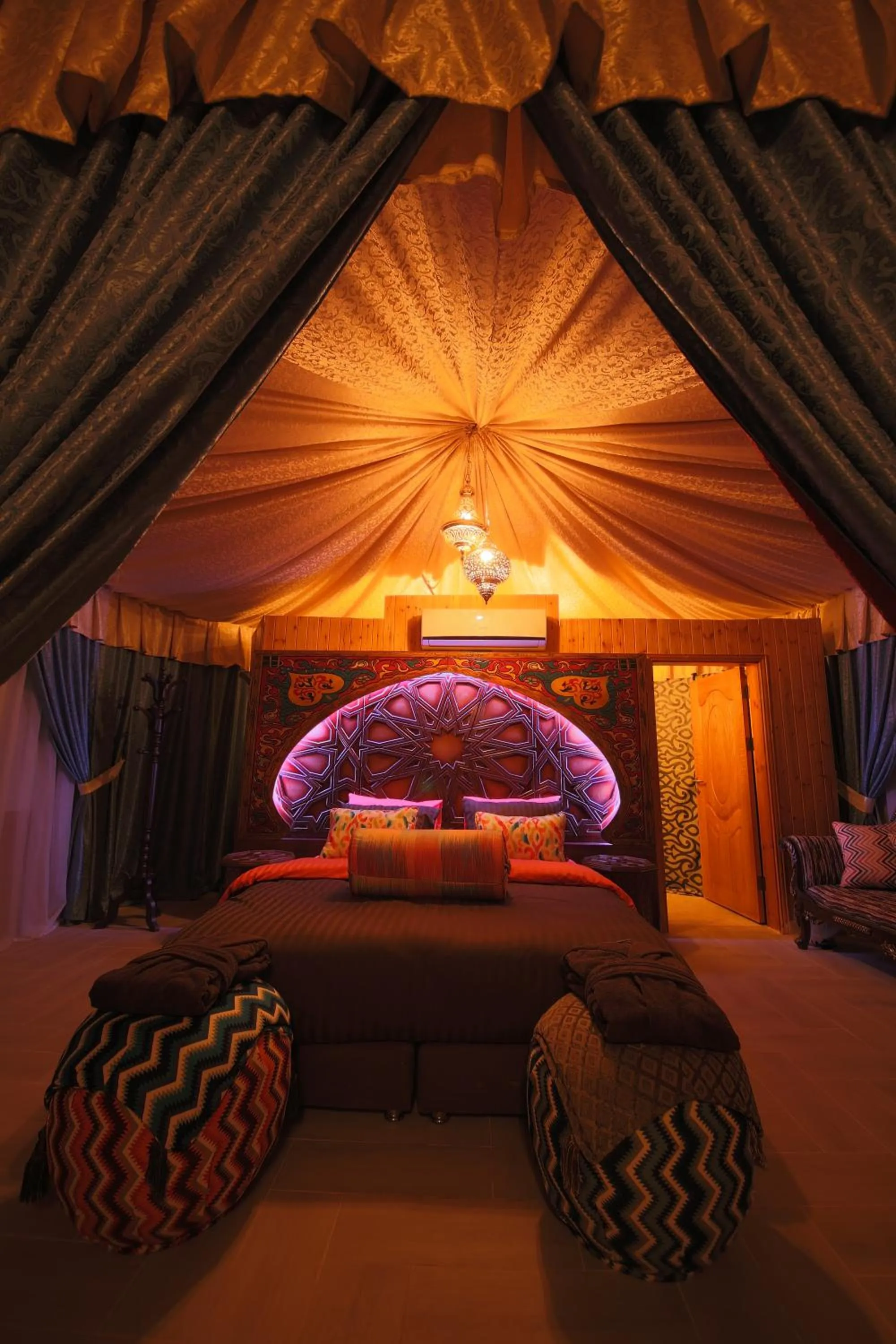 Bed in Memories Aicha Luxury Camp