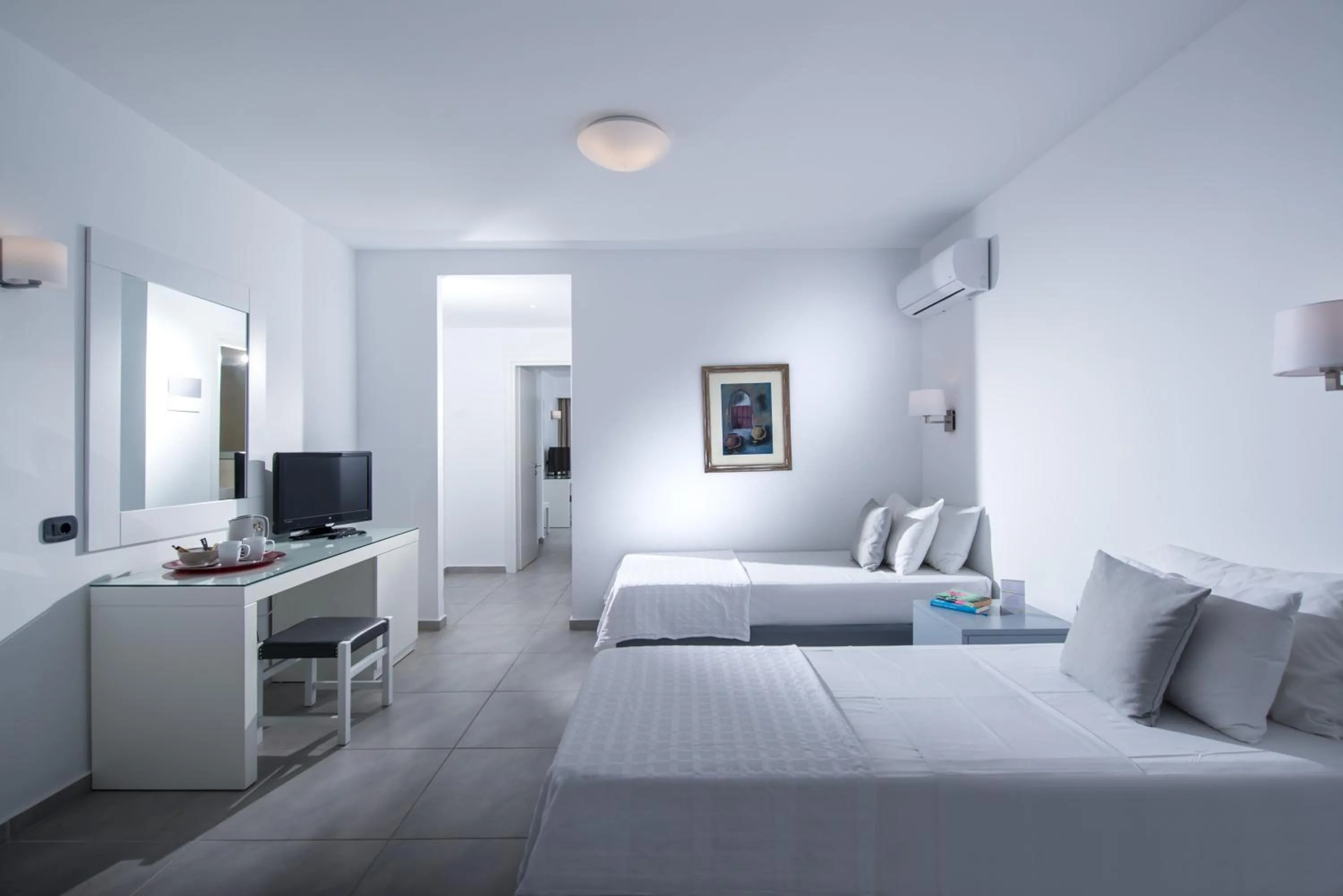 Bedroom, Bed in Peninsula Resort & Spa