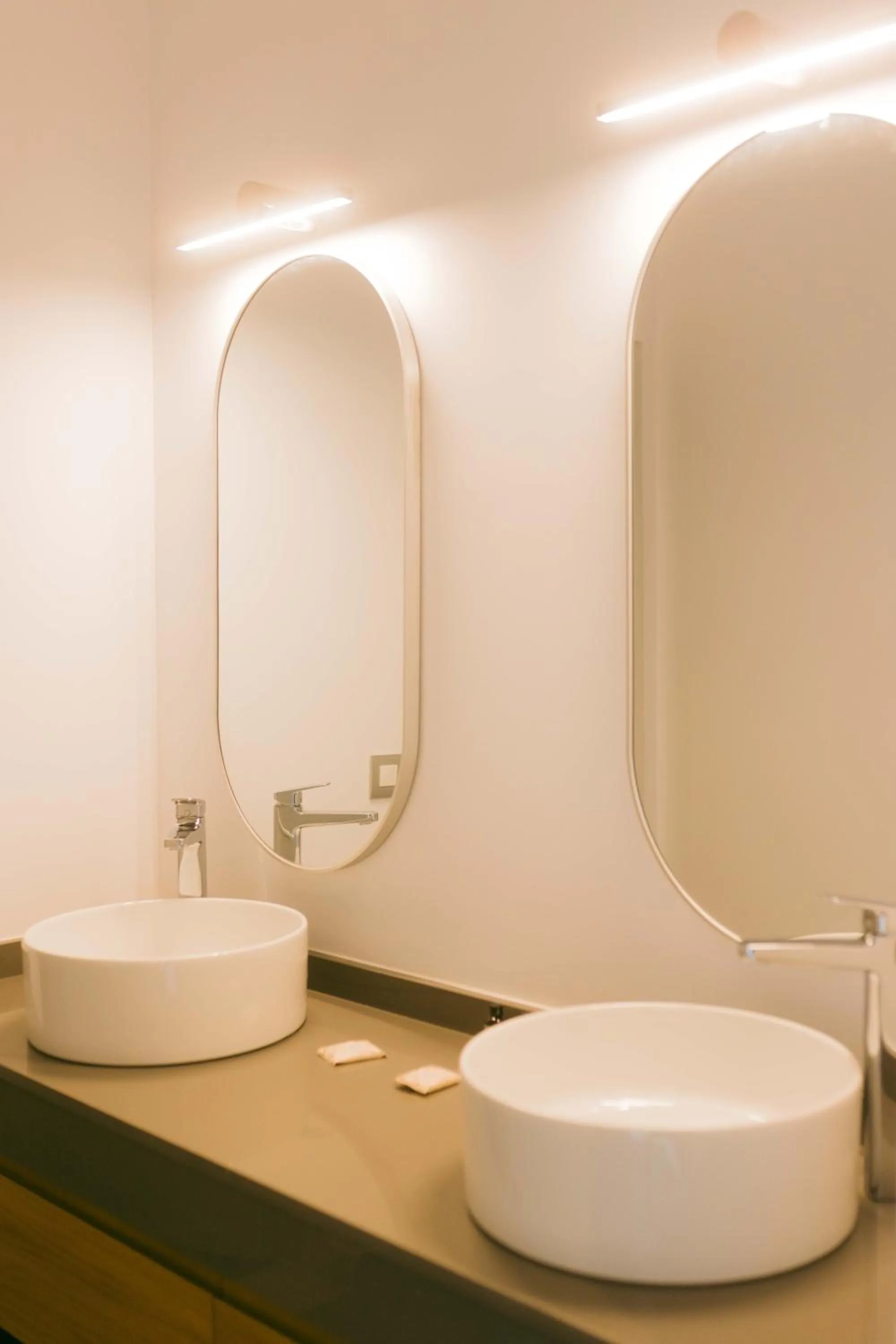 Bathroom in Peninsula Resort & Spa