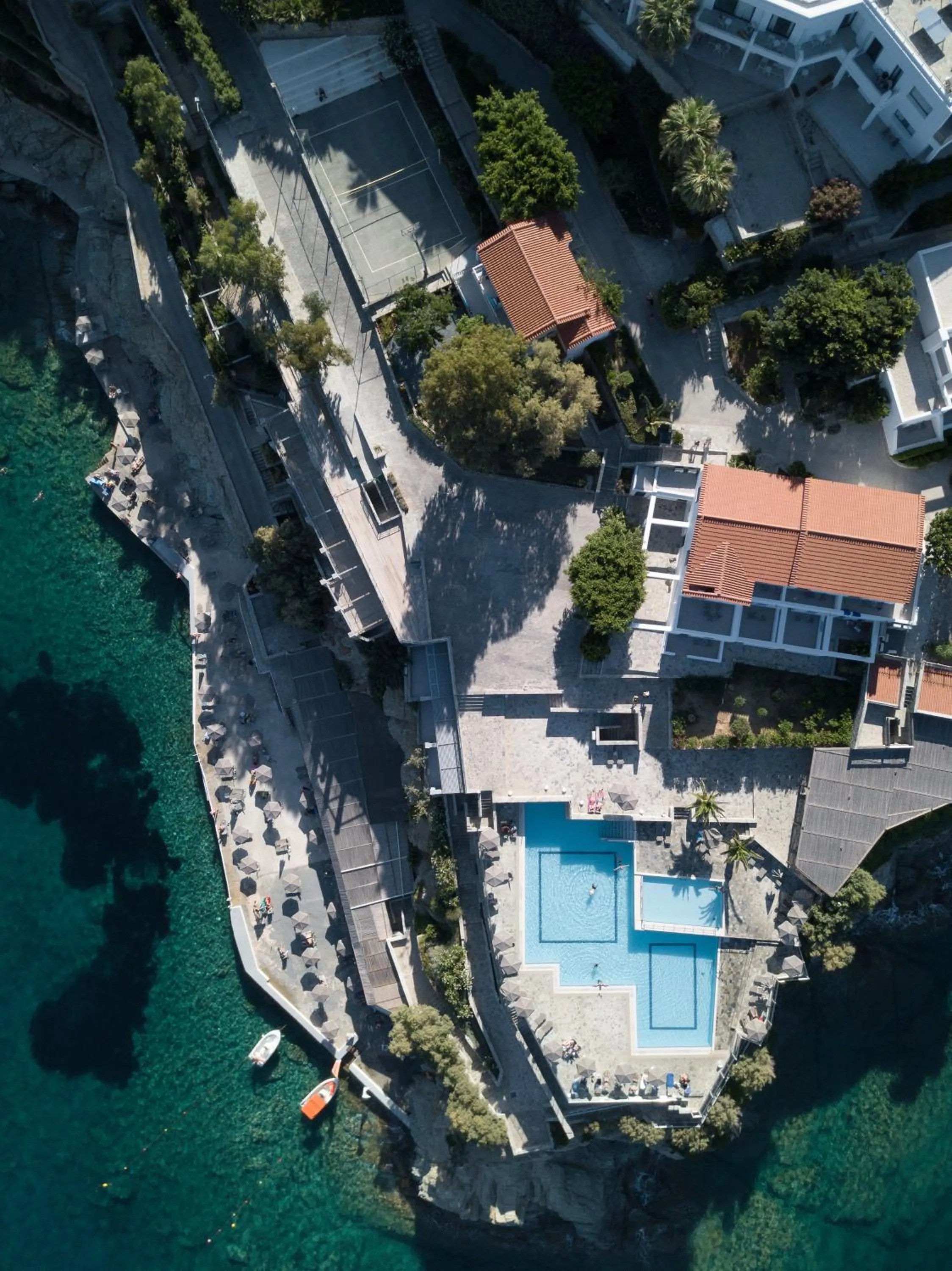 Property building in Peninsula Resort & Spa