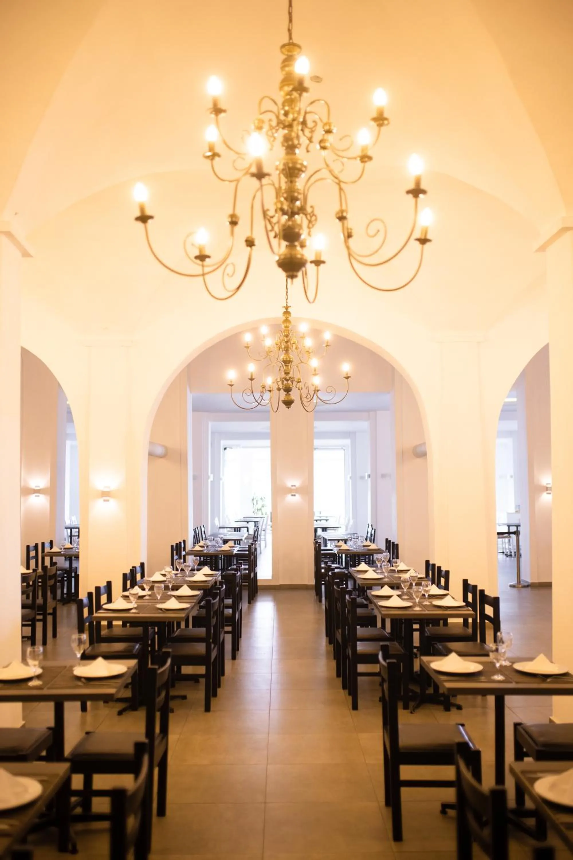 Restaurant/places to eat in Peninsula Resort & Spa