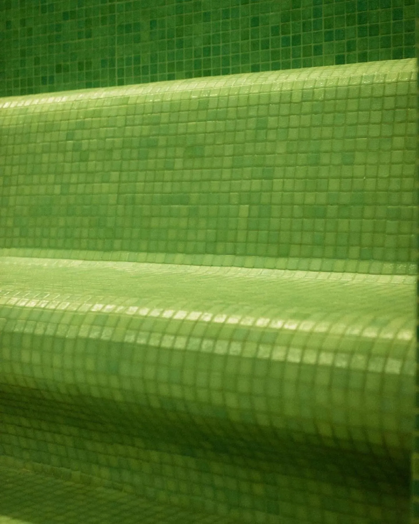 Steam room in Peninsula Resort & Spa