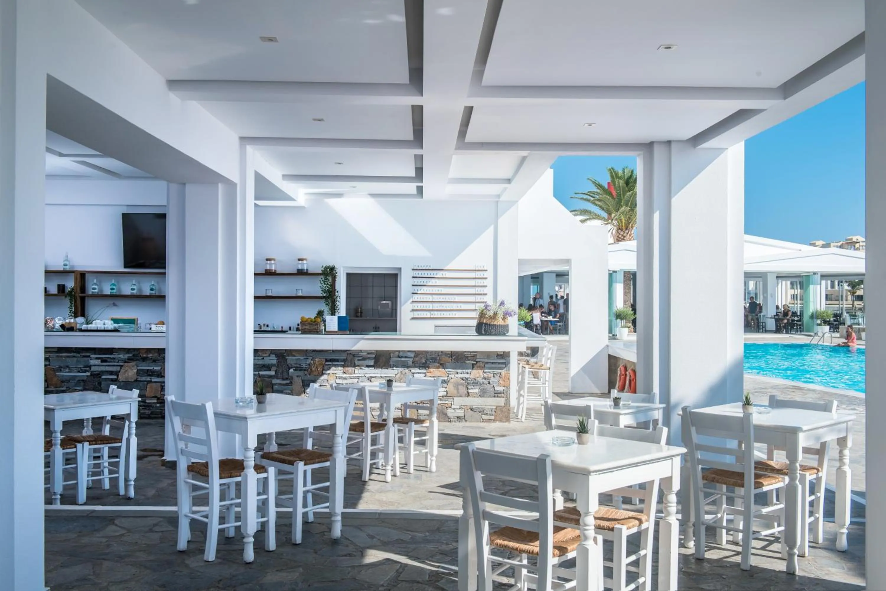 Lounge or bar in Peninsula Resort & Spa