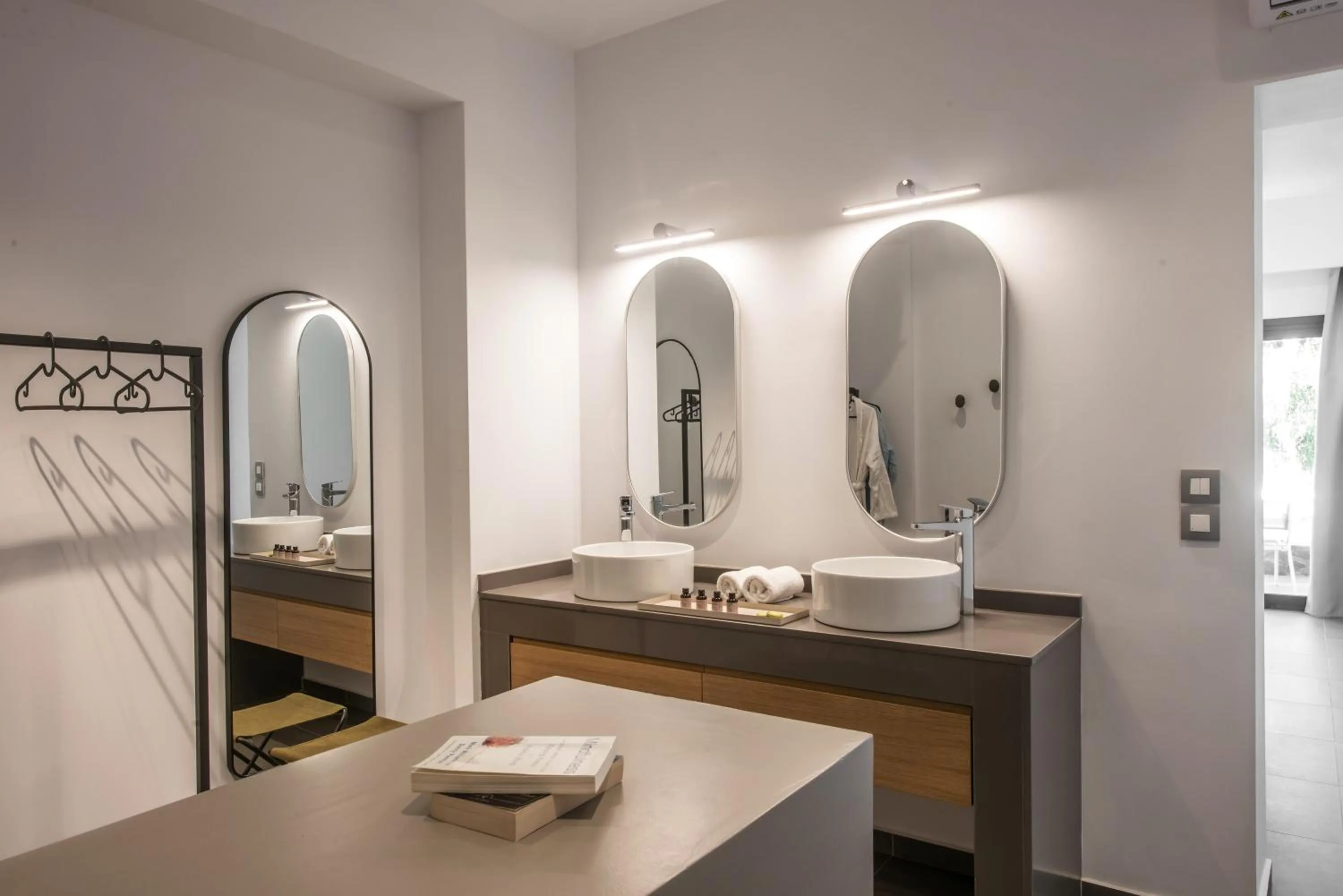 wardrobe in Peninsula Resort & Spa