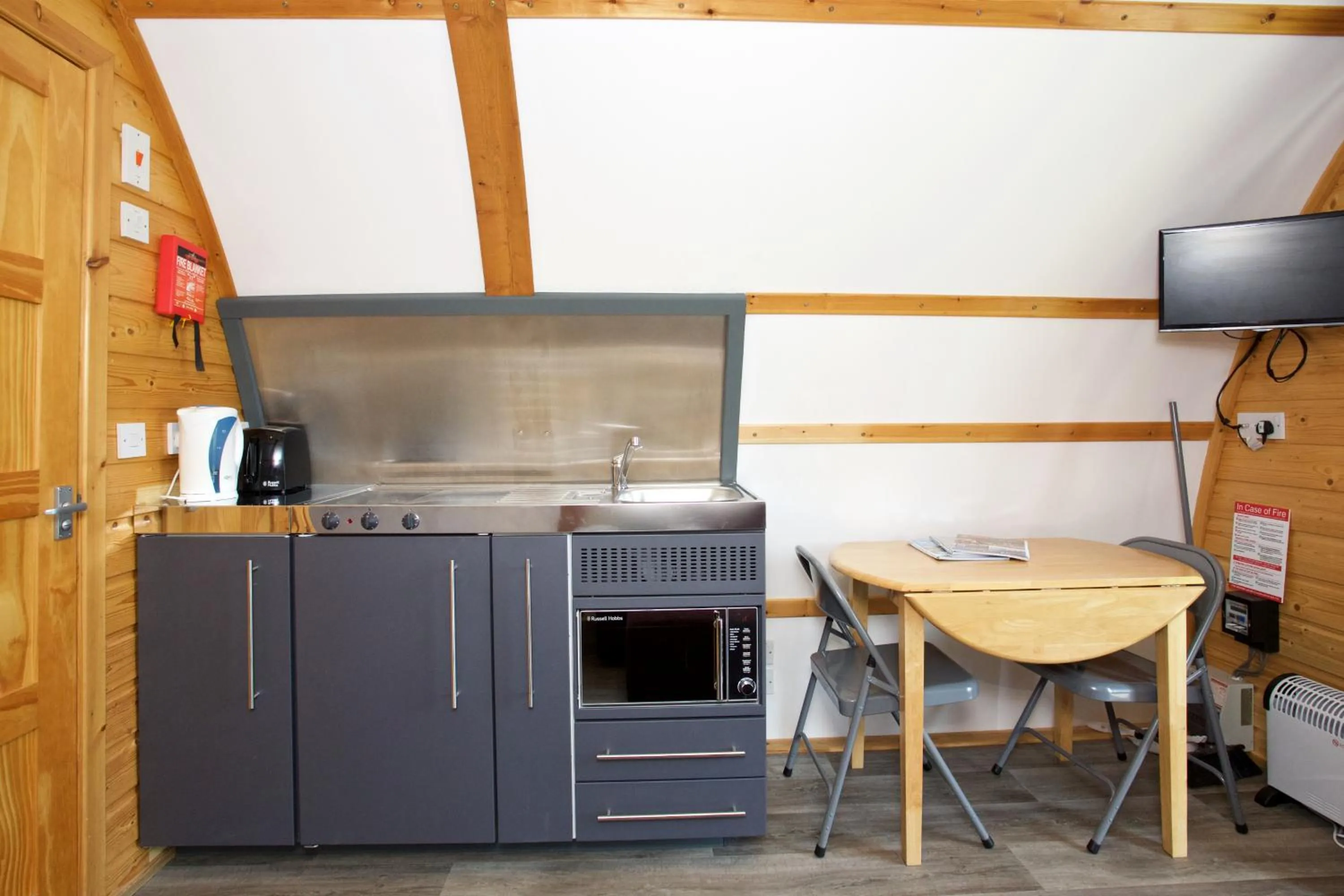 Kitchen or kitchenette in LOCH TAY HIGHLAND LODGES and GLAMPING PARK