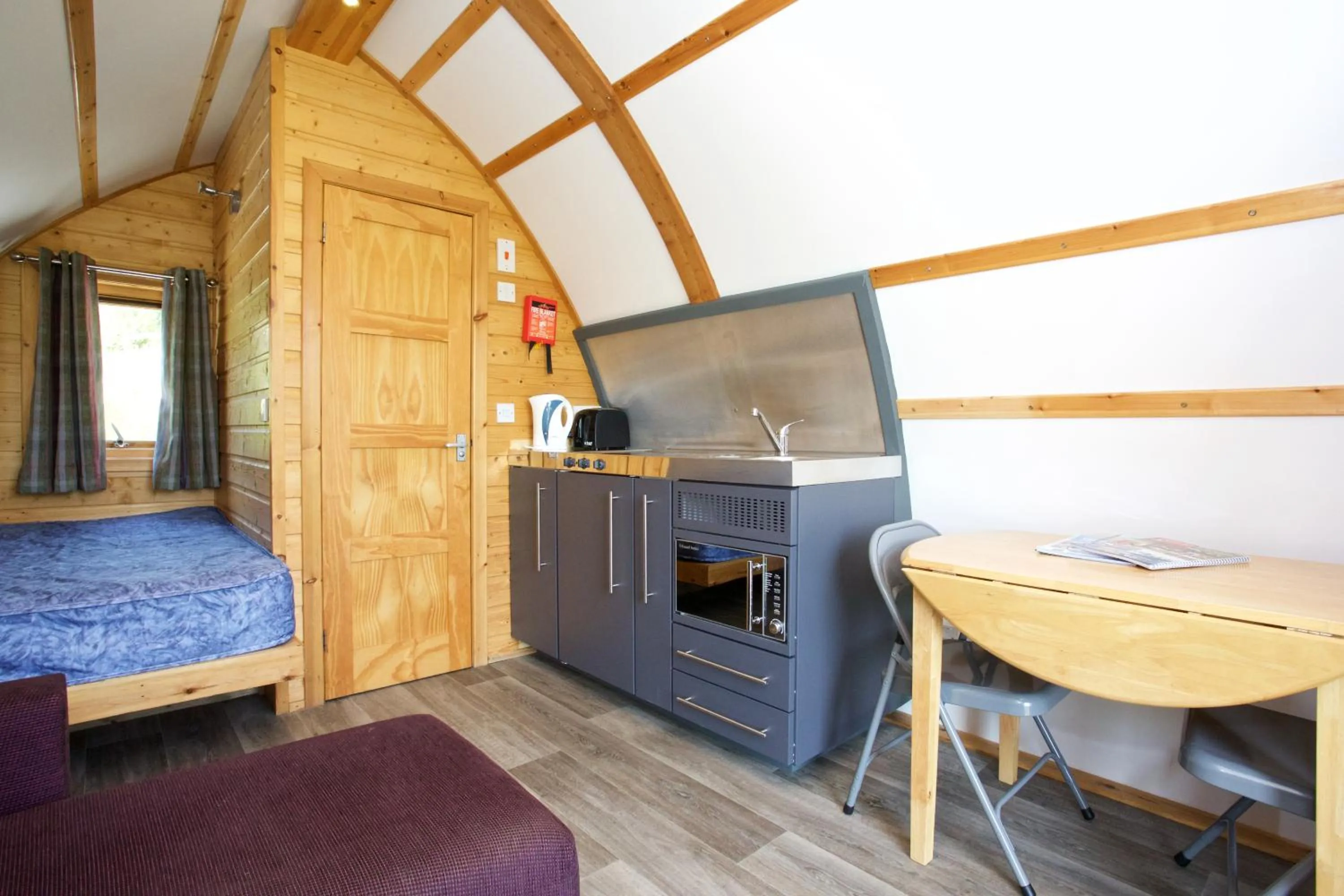Kitchen or kitchenette in LOCH TAY HIGHLAND LODGES and GLAMPING PARK