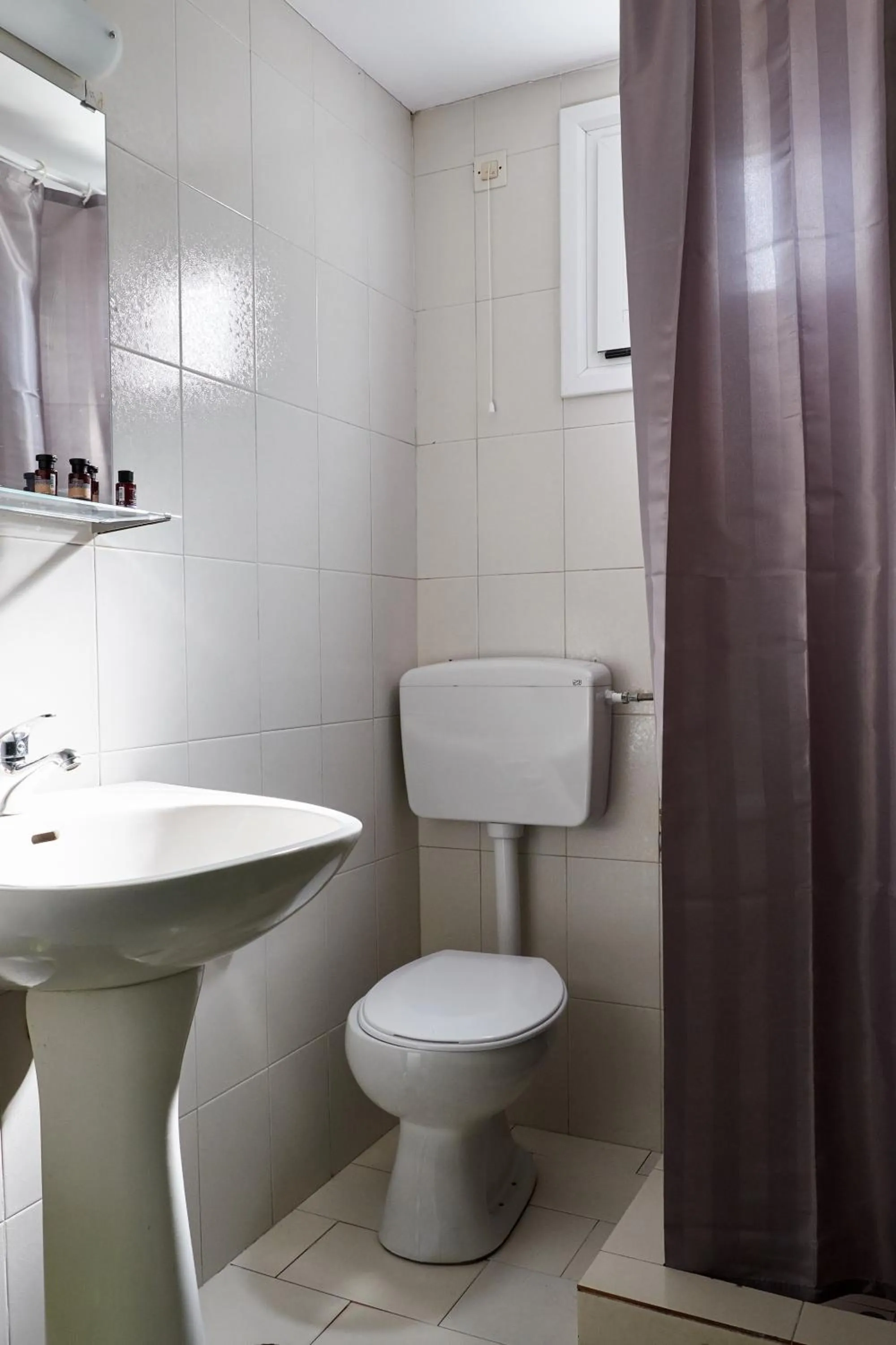 Shower in Nancy - Chara Apartments